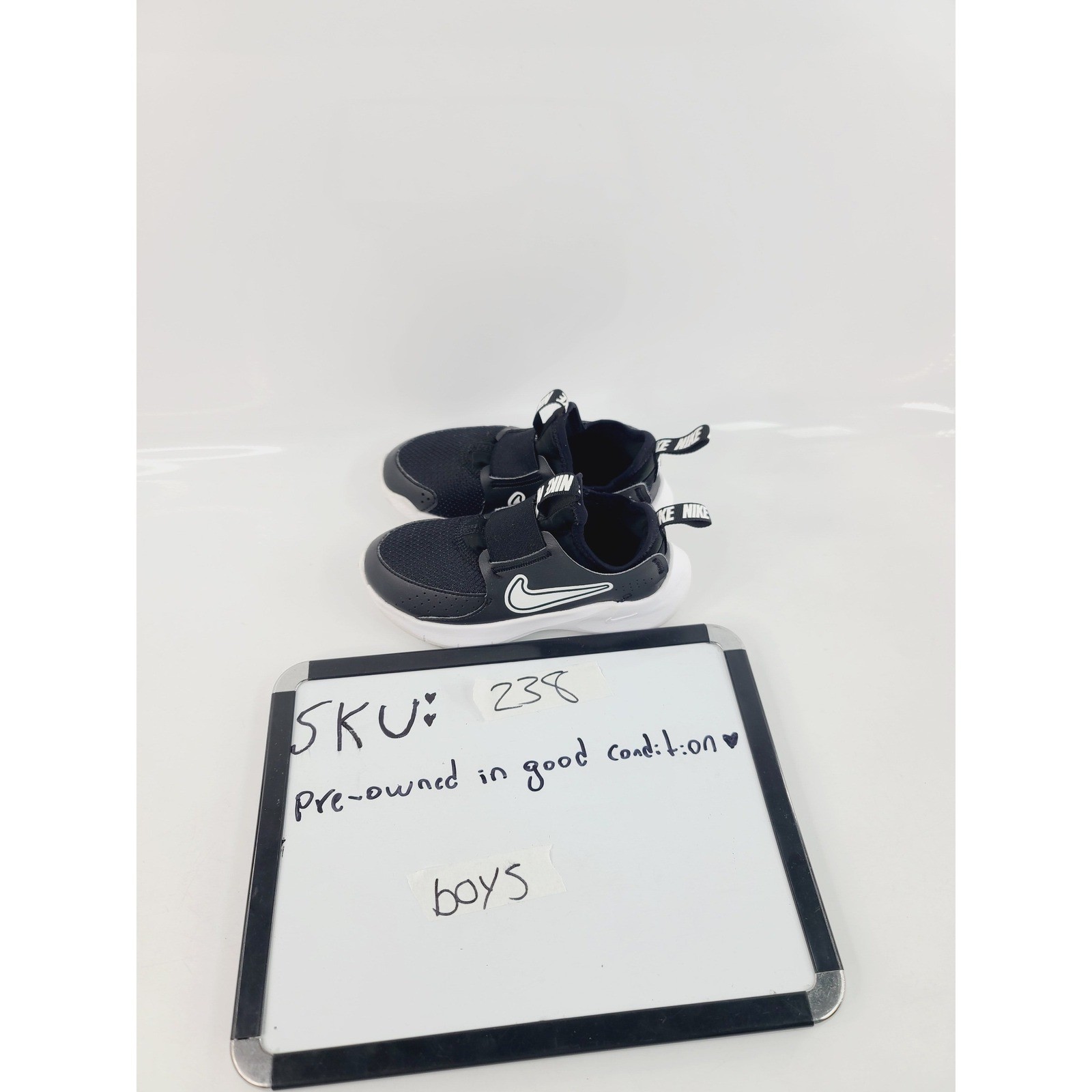 Nike Elastic Strap Mesh and Synthetic Slip-On Sneakers Boys Size 12C Black White
