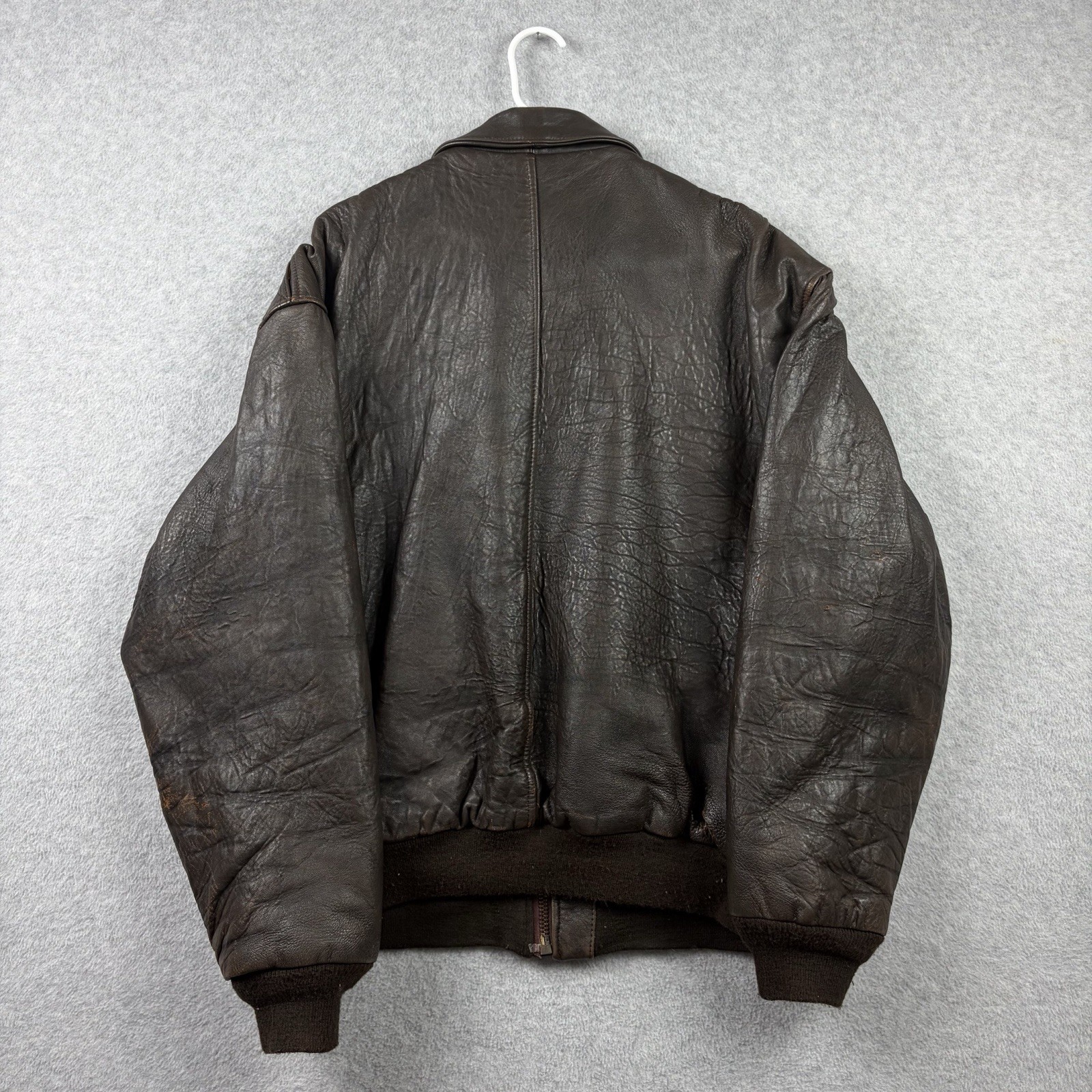 Vintage Avirex A2 Jacket Mens Large Brown Leather Flight Bomber USAF Pinup Flag