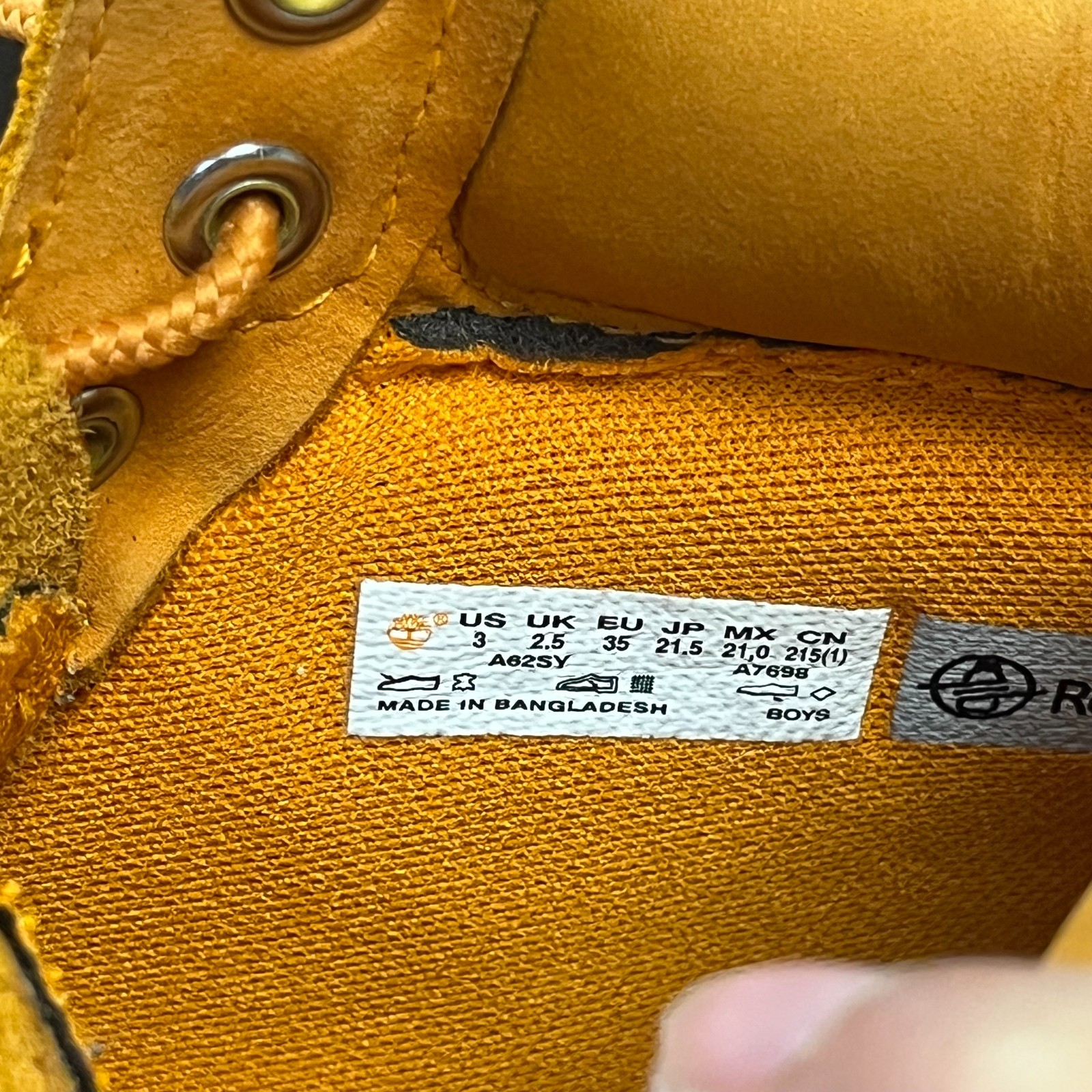 Timberland Boys Premium Waterproof Boot Size 3 Wheat Yellow Classic 6 Inch Kids