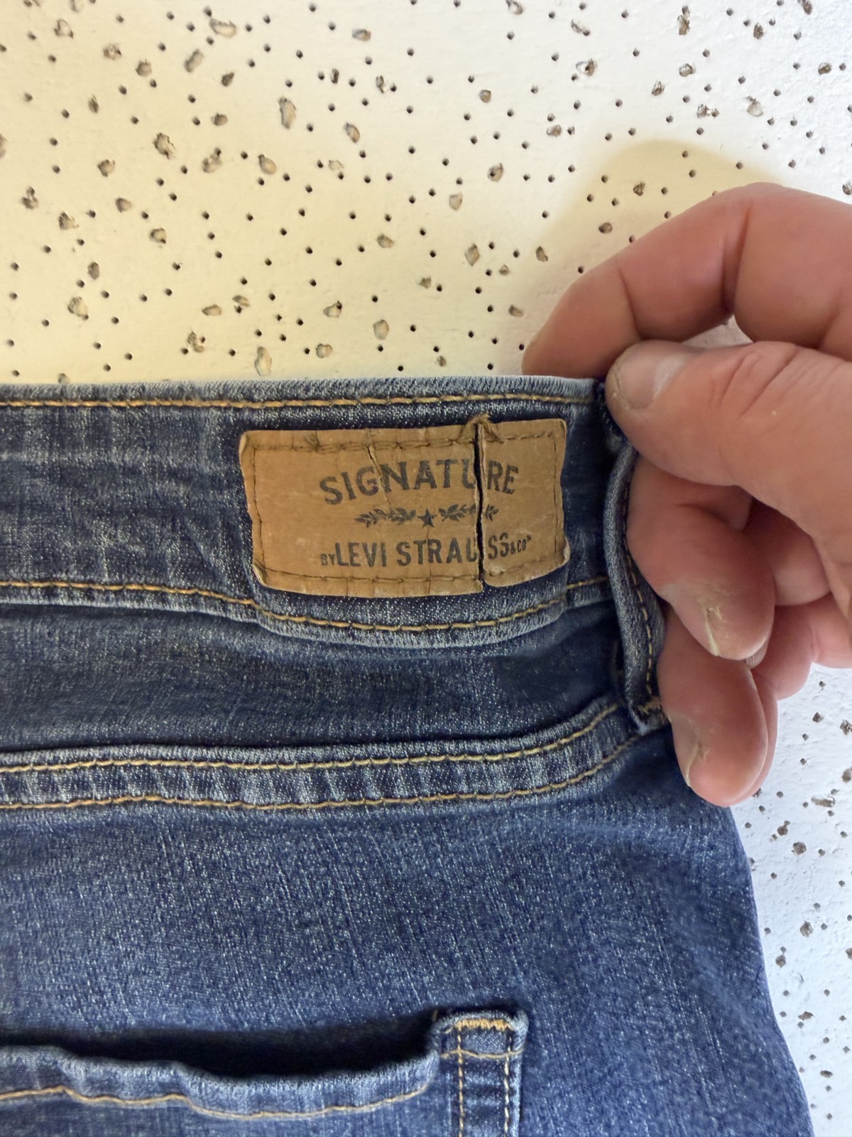 Signature by Levi Strauss Modern Straight Jeans Women’s 20M Medium Wash Stretch