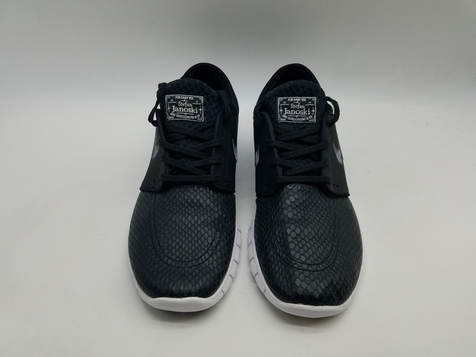 Nike SB Stefan Janoski Max Men’s Size 10.5 Sneakers Black Snake Print
