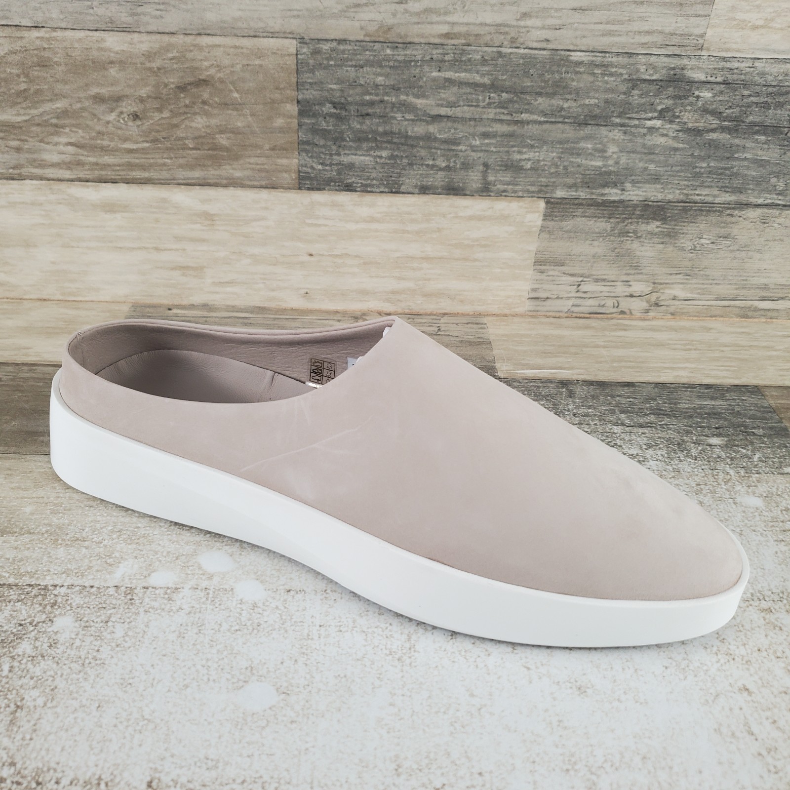 Wolf & Shepherd Cruise Shoes Mules Mens 11 Warm Gray Brilliant White Suede