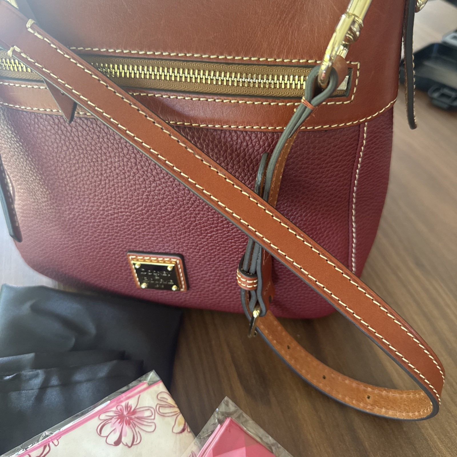 Dooney & Bourke Crossbody 25 Pebble Leathe WINE R1849. EUC. Dust bag/scarf