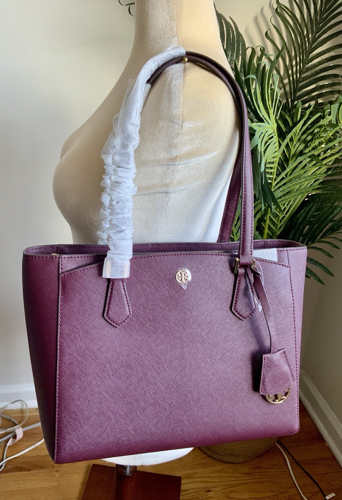 NWT TORY BURCH ROBINSON TRIPLE COMPARTMENT TOTE PORT