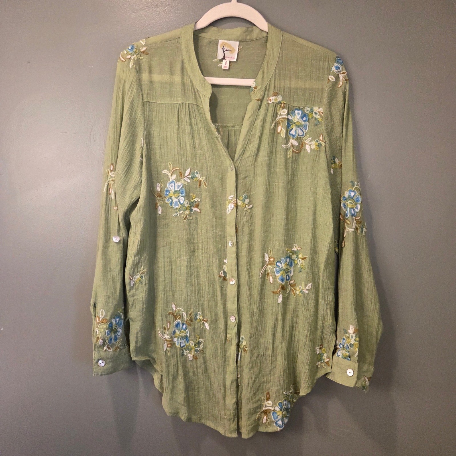fig and flower Anthropologie Floral Embroidered Lightweight Tunic Blouse Size L