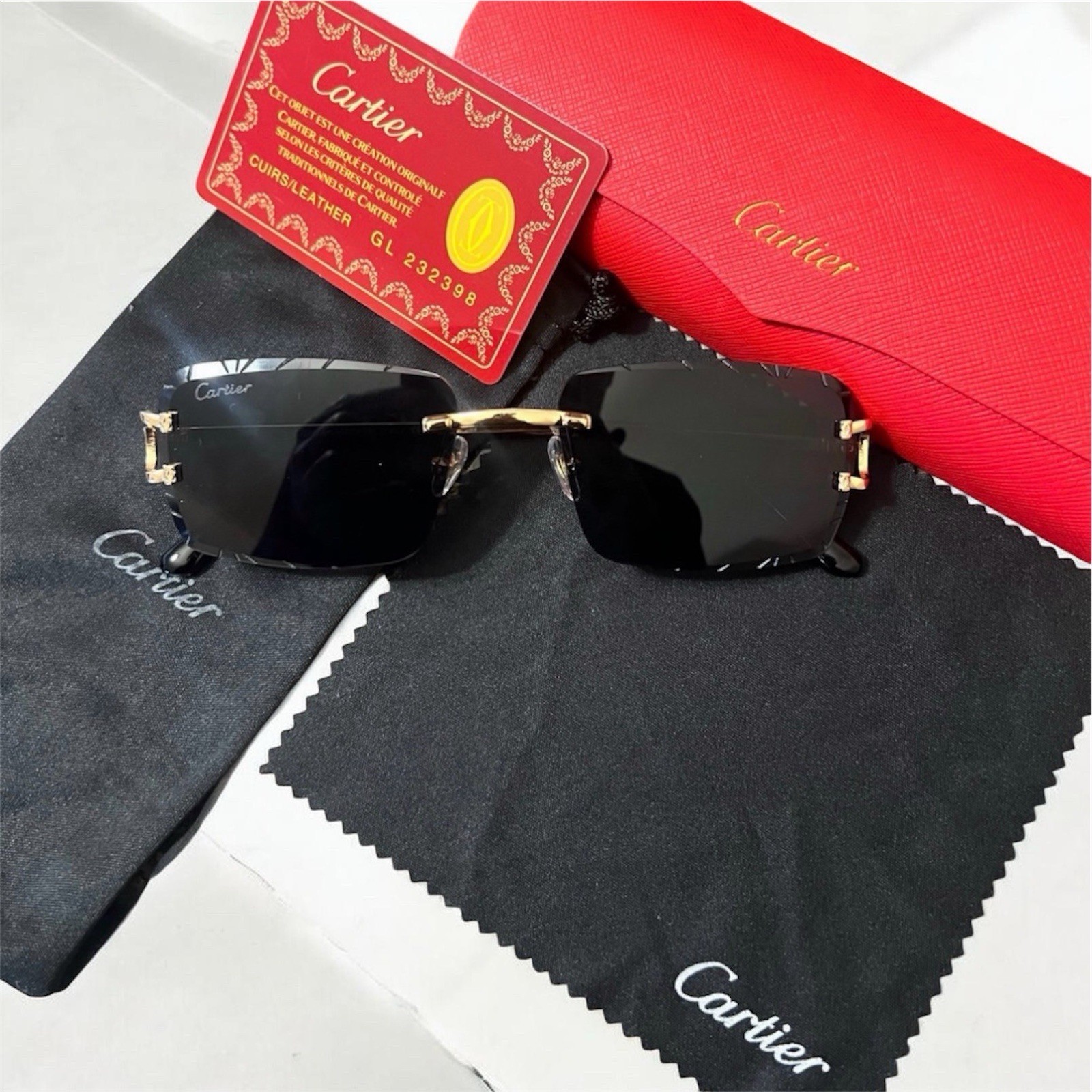 Big C Diamond Cut Black Frameless Lens & Gold Frame