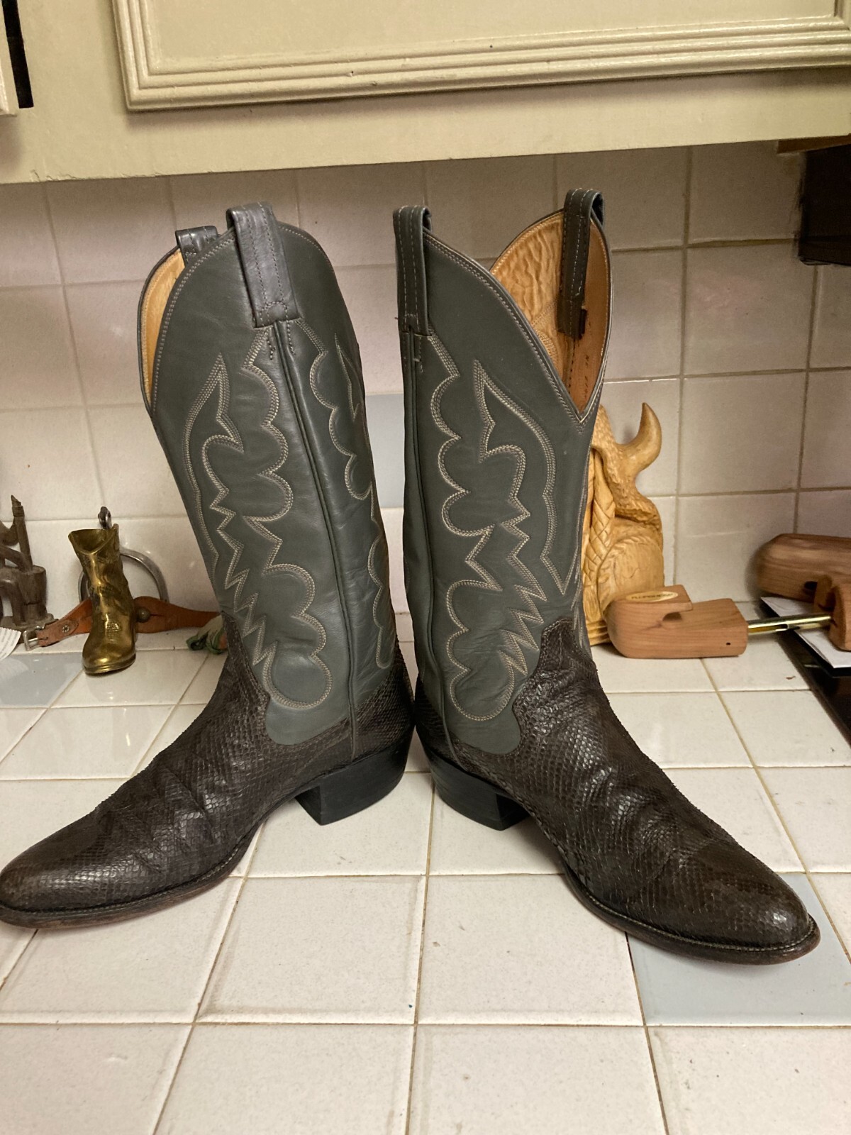Vintage Sanders Handcrafted Boots Silver Snakeskin & Leather Pull on Men 9 B