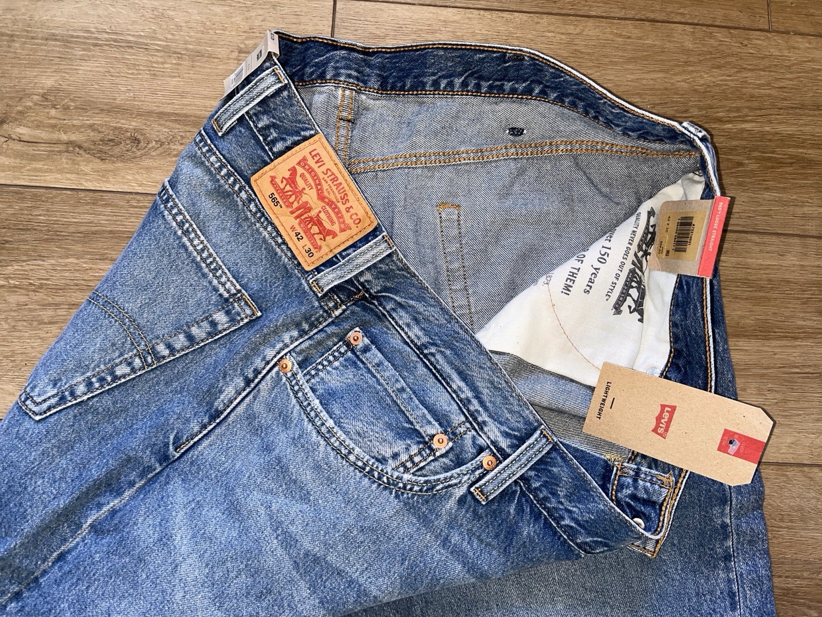 NWT Levi’s 565 Loose Straight Men’s Jeans 42×30 Faded Wash 90’s Style! New $$