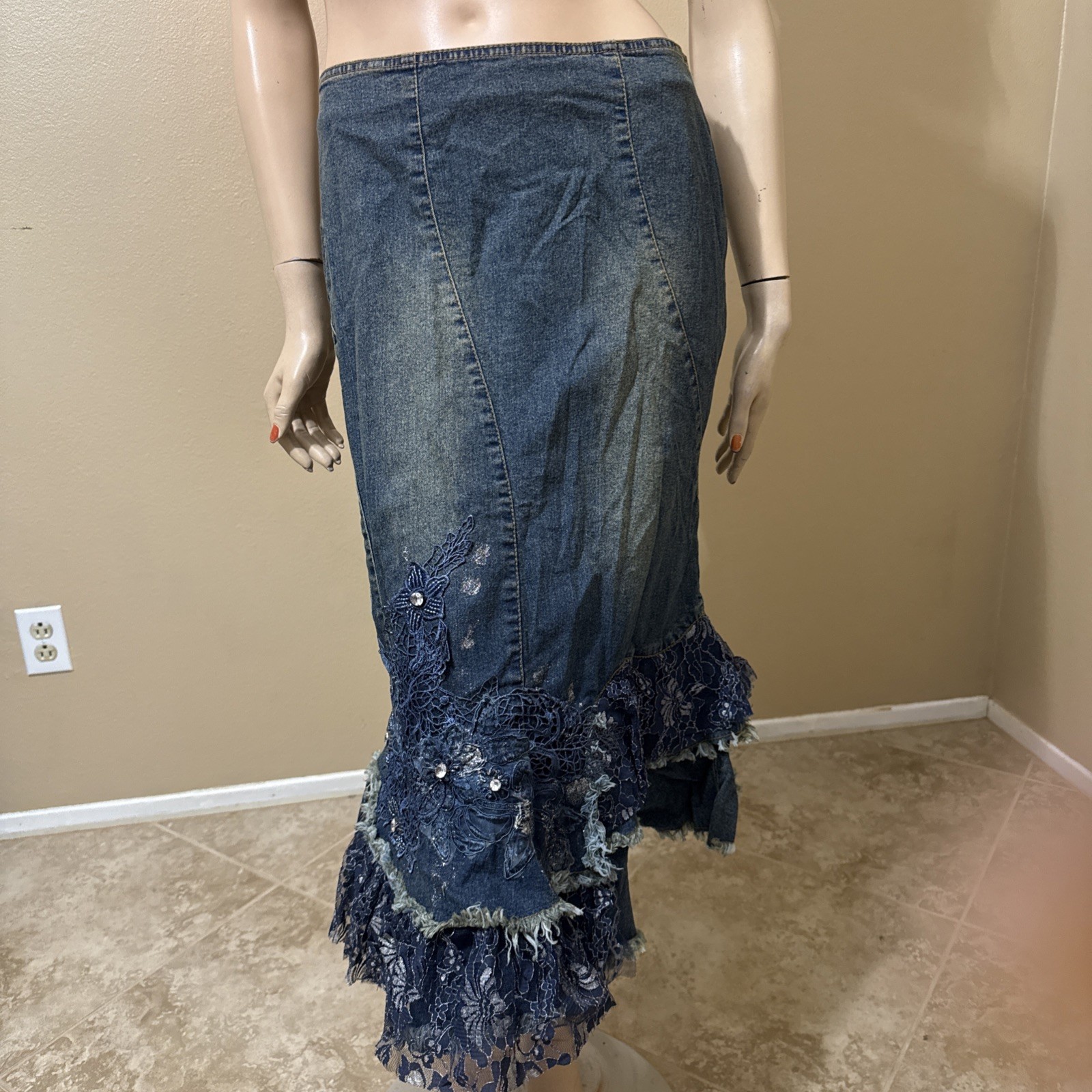 Women’s Blue Denim Casual Beads Embroidered Boho Zipper Size M(6-8) Skirt 3713