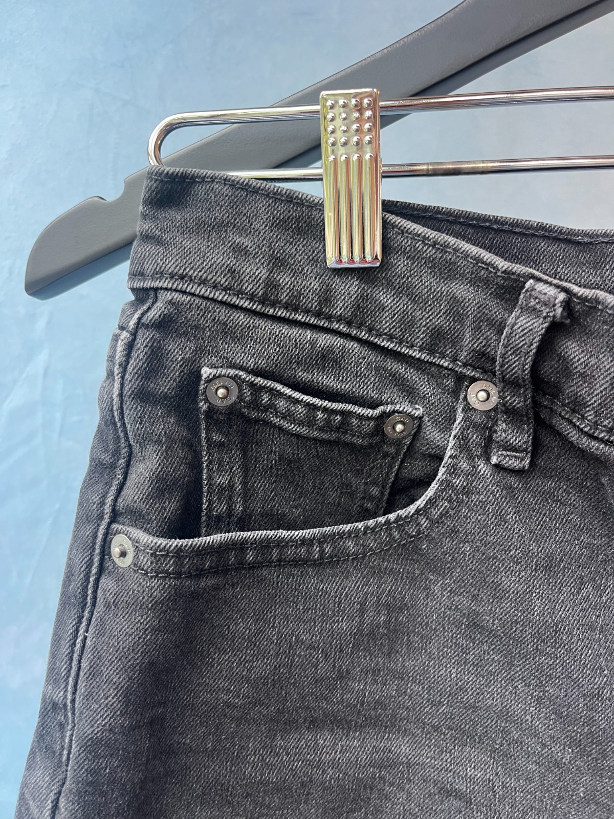 GAP 1969 Denim Cutoff Short Frayed Hem Zip Fly Women Black Size 27 / 4 Reg EUC