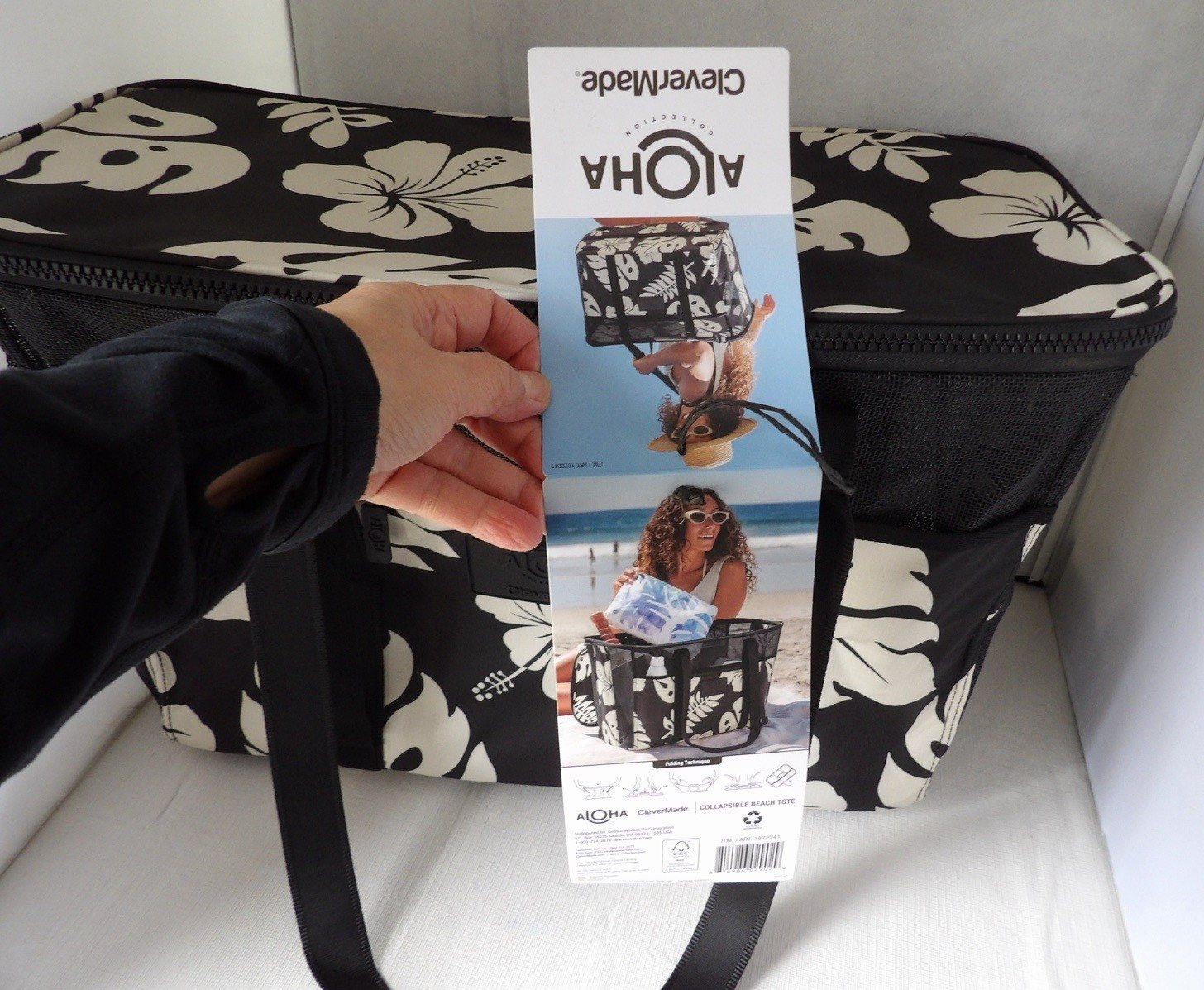 NWT Authentic ALOHA COLLECTION CLEVERMADE Beige, Black Collapsible Beach Tote
