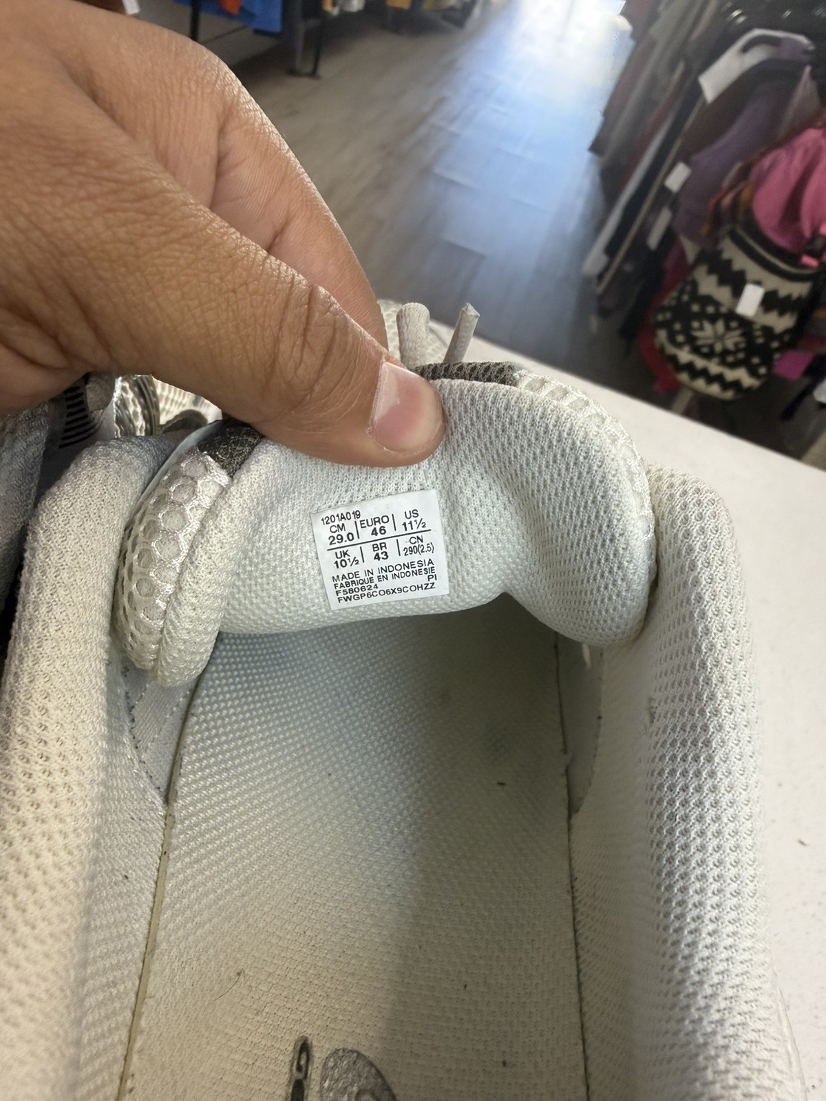 Asics Gel Kayano 14 Silver Cream-Very Clean-Size 11.5