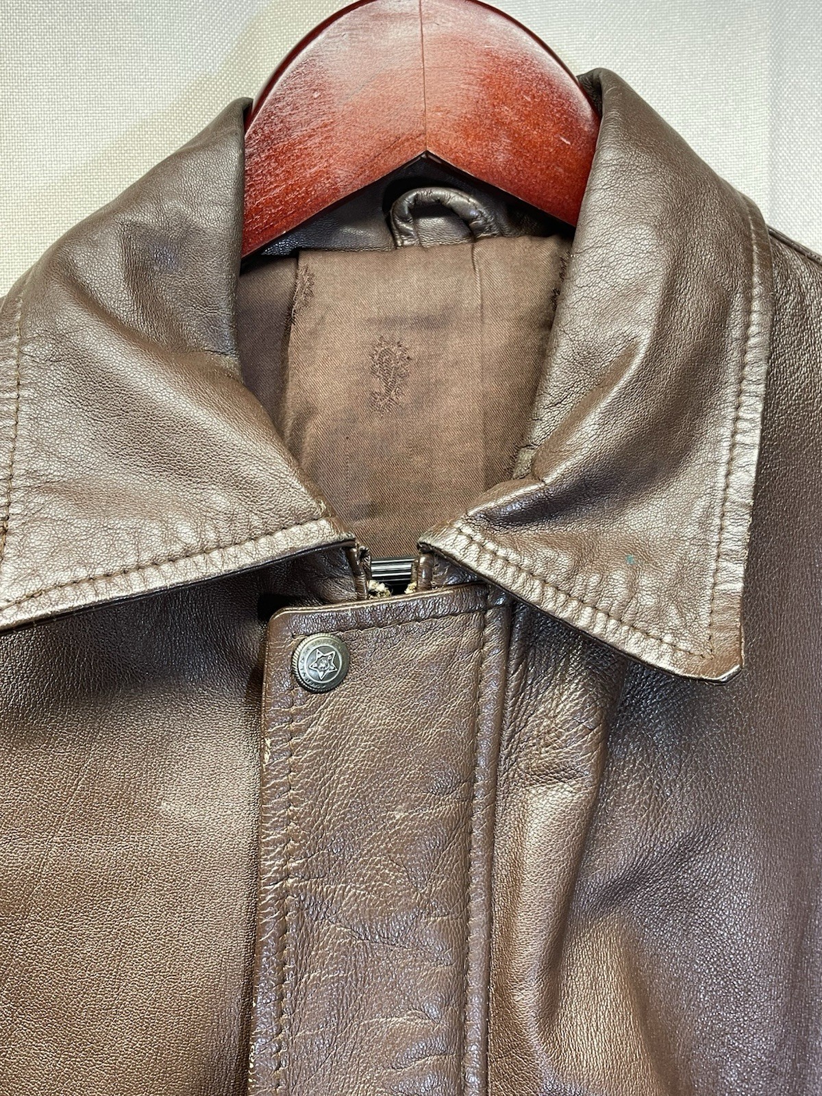 Men’s Brown Leather Jacket Full Zip Lined Spread Collar Pockets Size L 42″