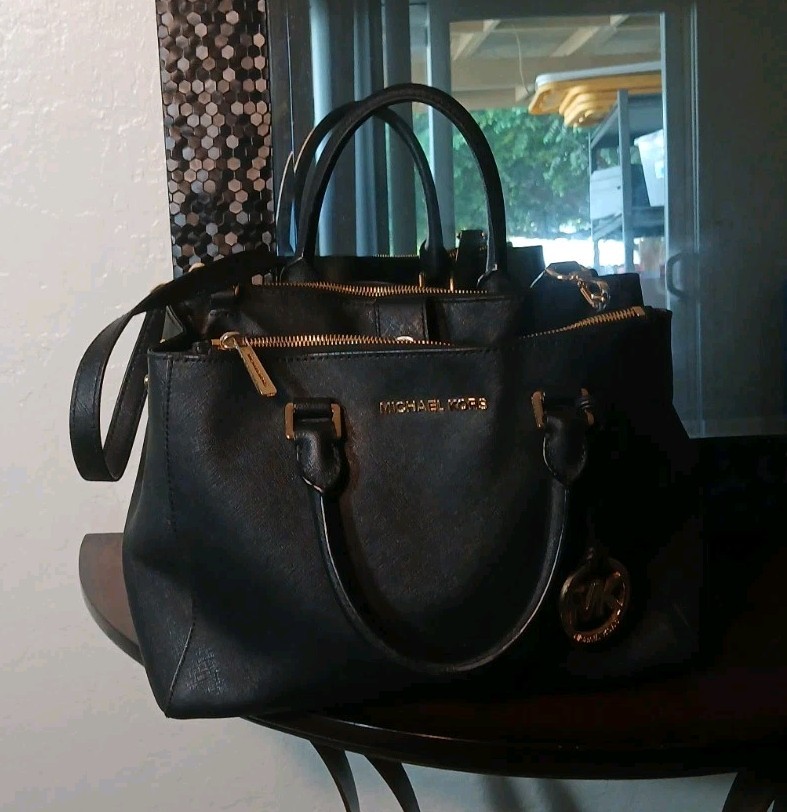 Authentic Michael Kors Savannah Medium Satchel – Black Saffiano Leather