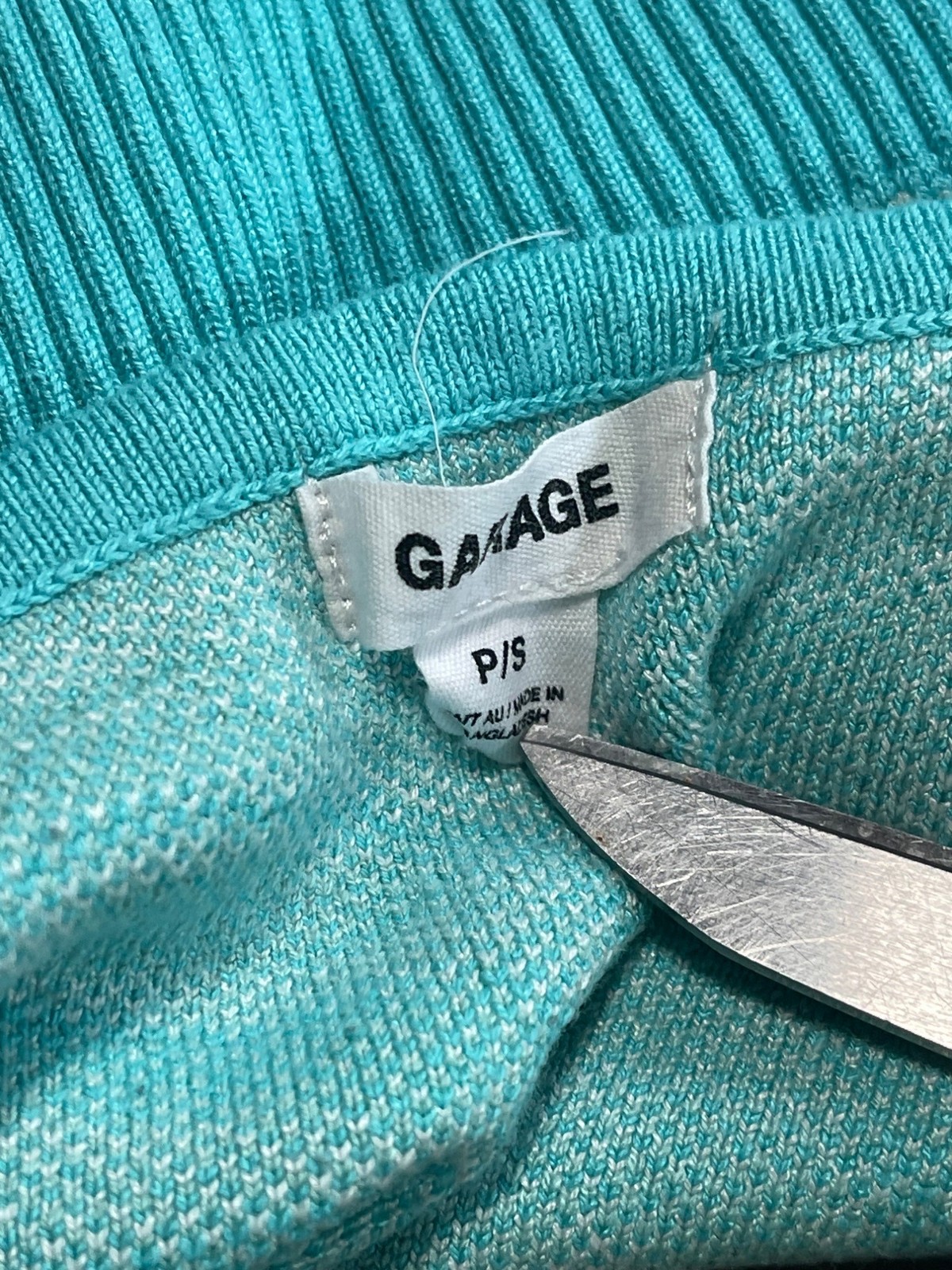 Garage Turquoise and White Swirl Crop Top Womens Small