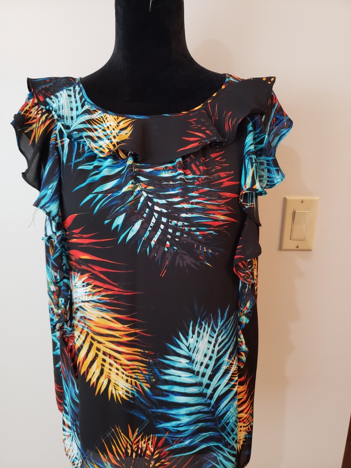 Worthington Top Size XL Black Palm Multi-color Tropical Print Women