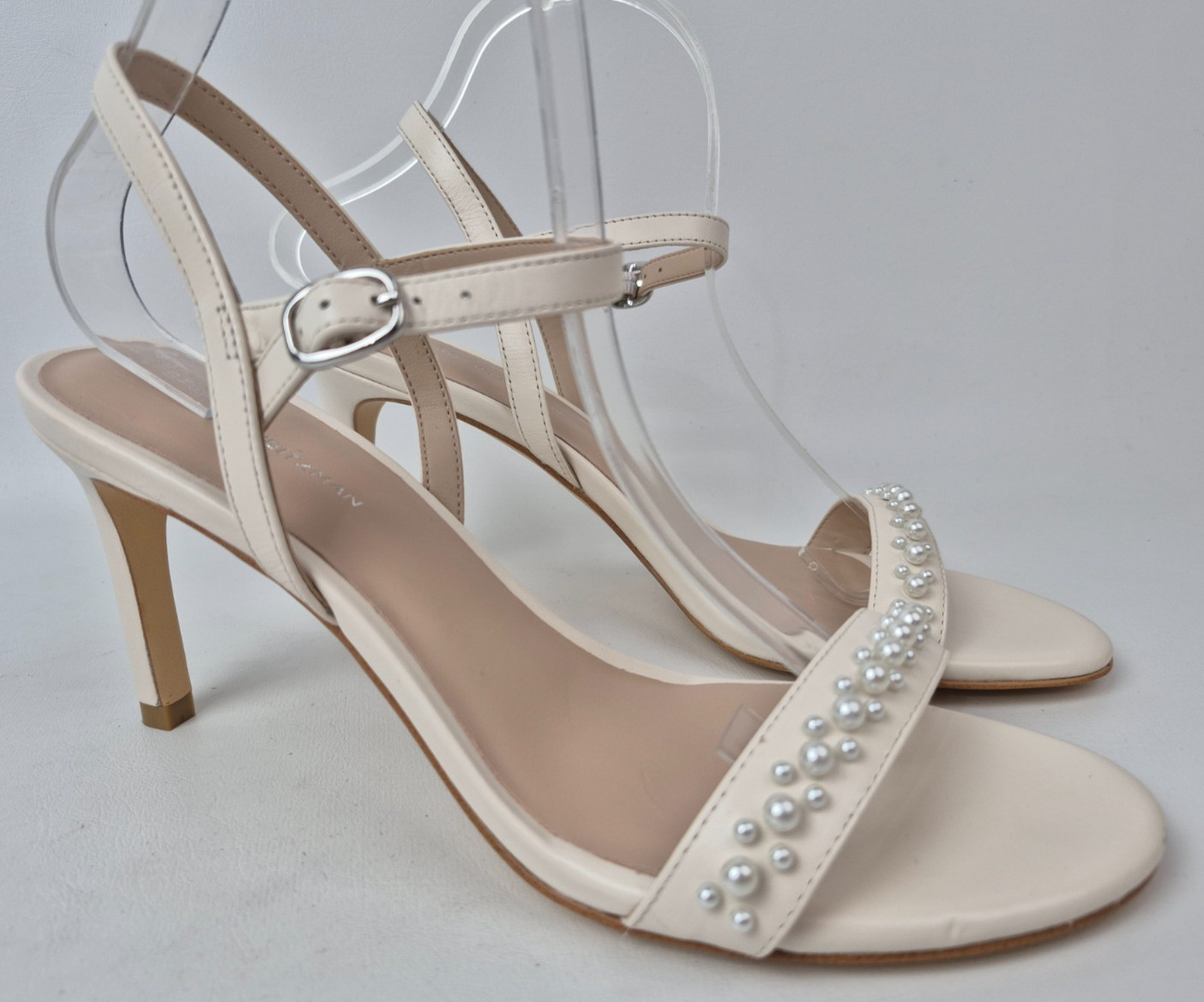 Stuart Weitzman Women’s Chalk White Dancer Pearl Sandals Size 9