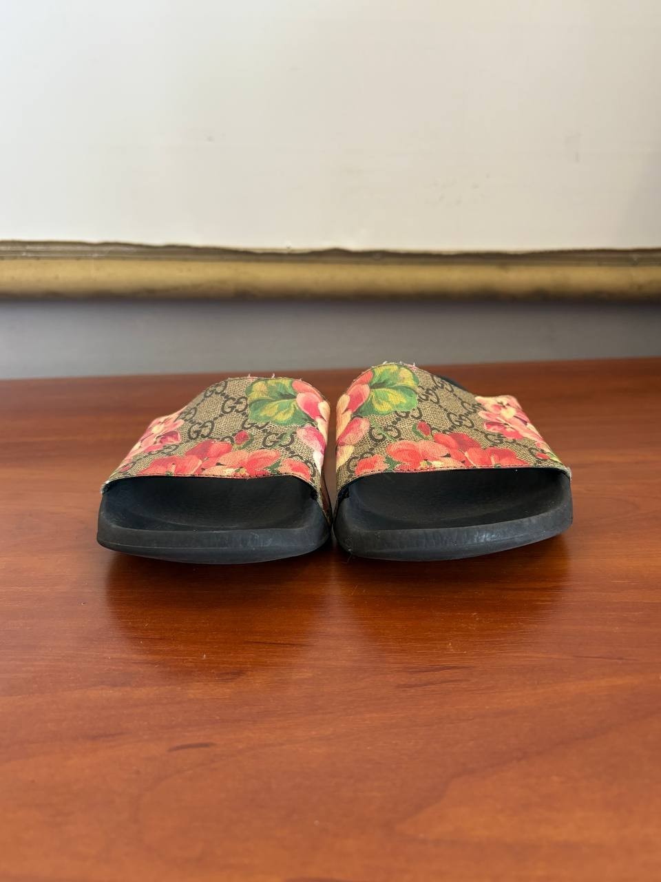 GUCCI GG SUPREME MONOGRAM FLORAL BLOOMS SLIDES LOGO WOMEN’S SIZE EU 40/US 10