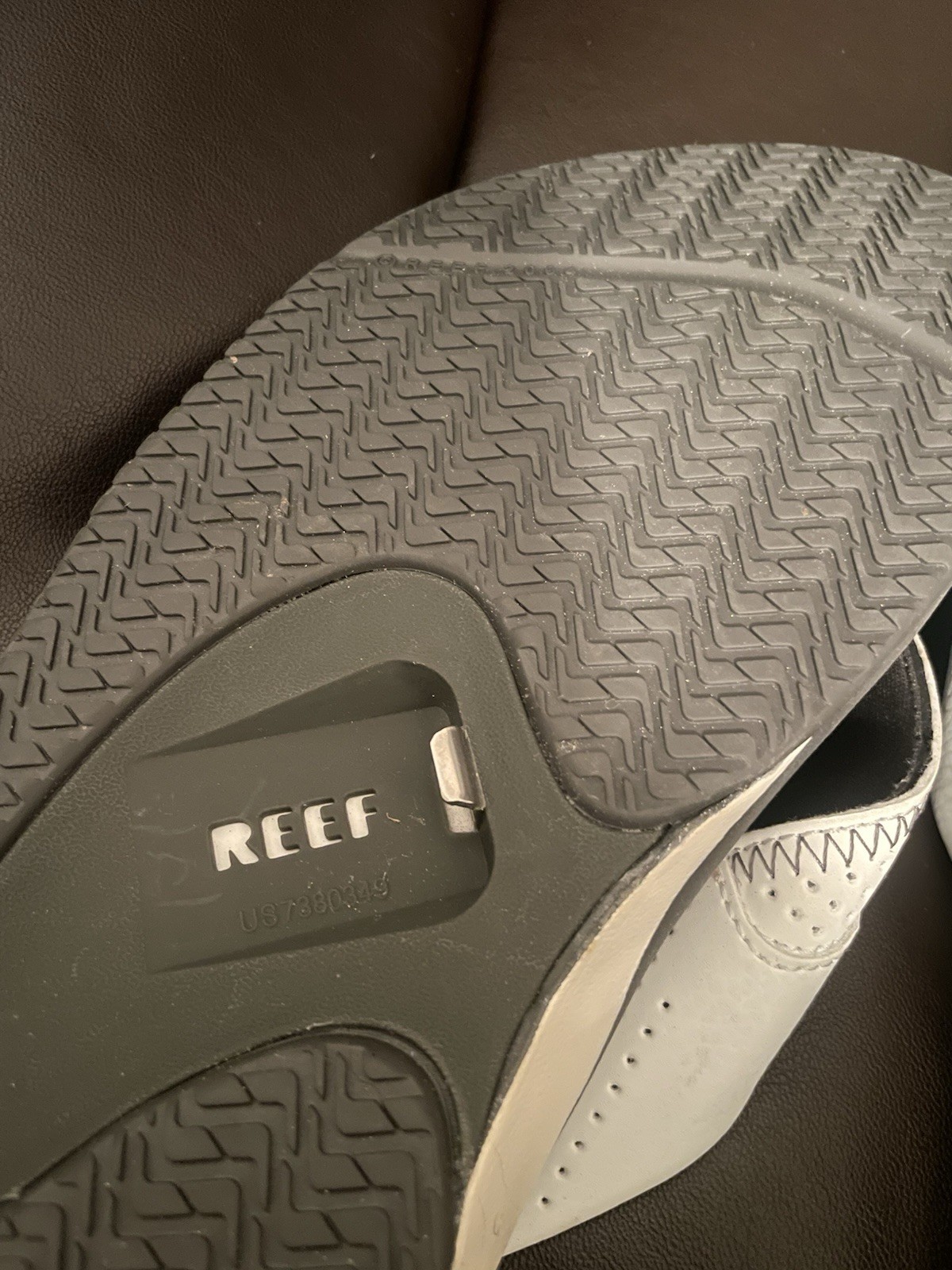 Reef Fanning Flip Flops Grey/White Men’s Size 13 With Bottle Opener Brand New