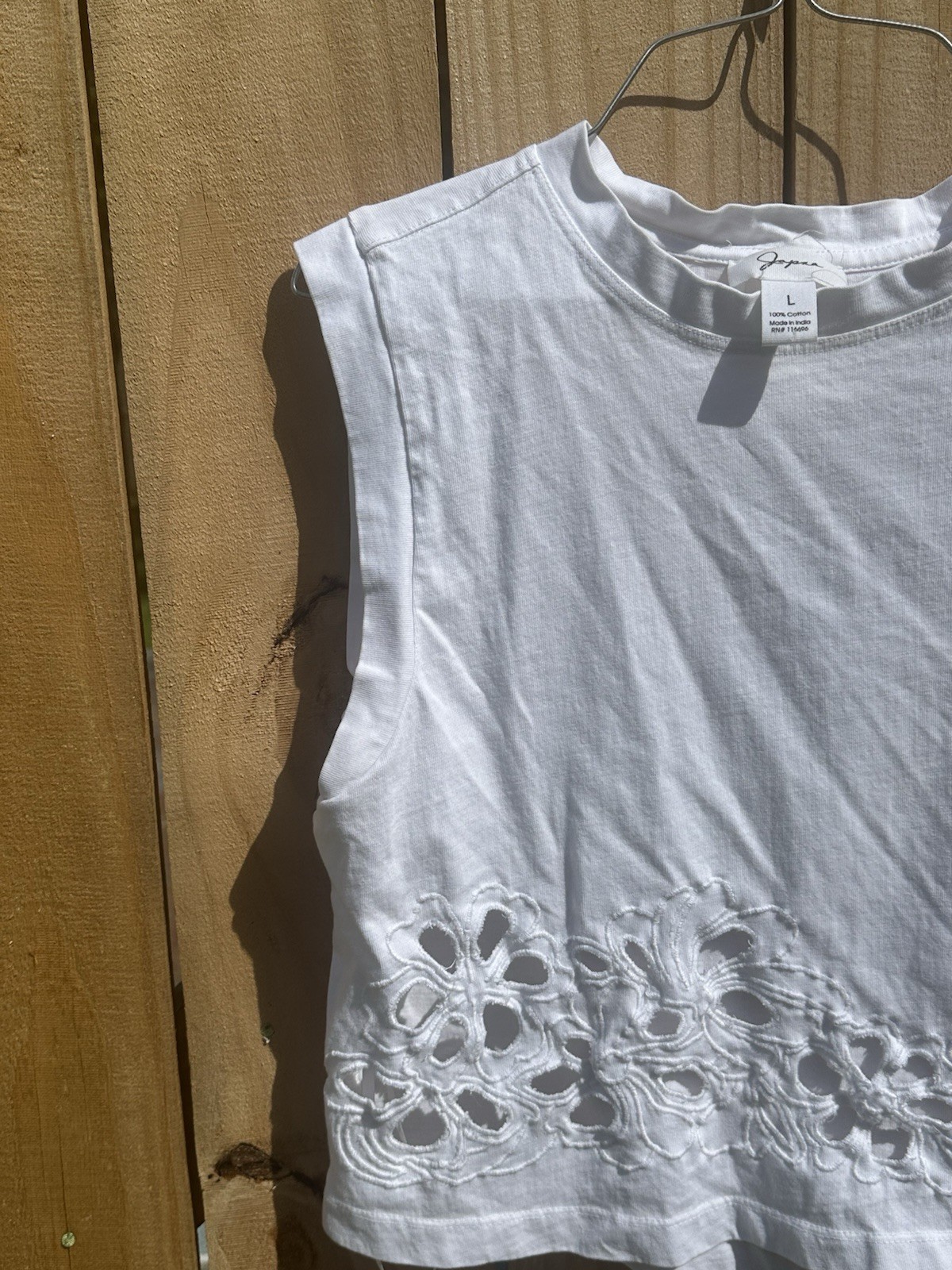 Japna Women’s Ivory Flower Cut-Out Details Sleeveless Tank Top. Size L