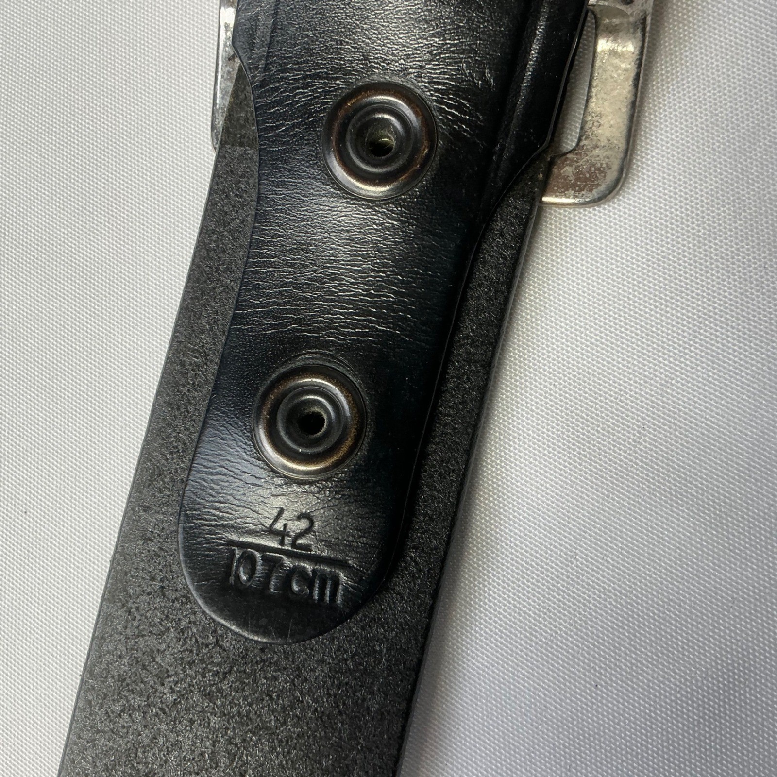Goulds & Goodrich Black Leather Belt Silver Buckle Mens Size 42 107CM