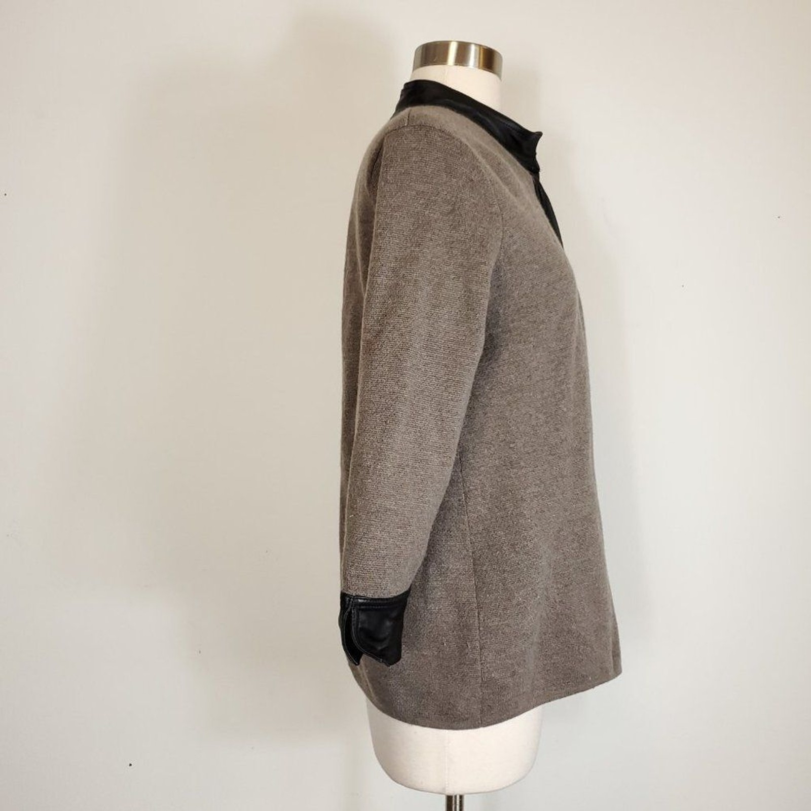 Doncaster 100% Wool Sweater Leather Trim 3/4 sleeve taupe Zipper Cardigan jacket