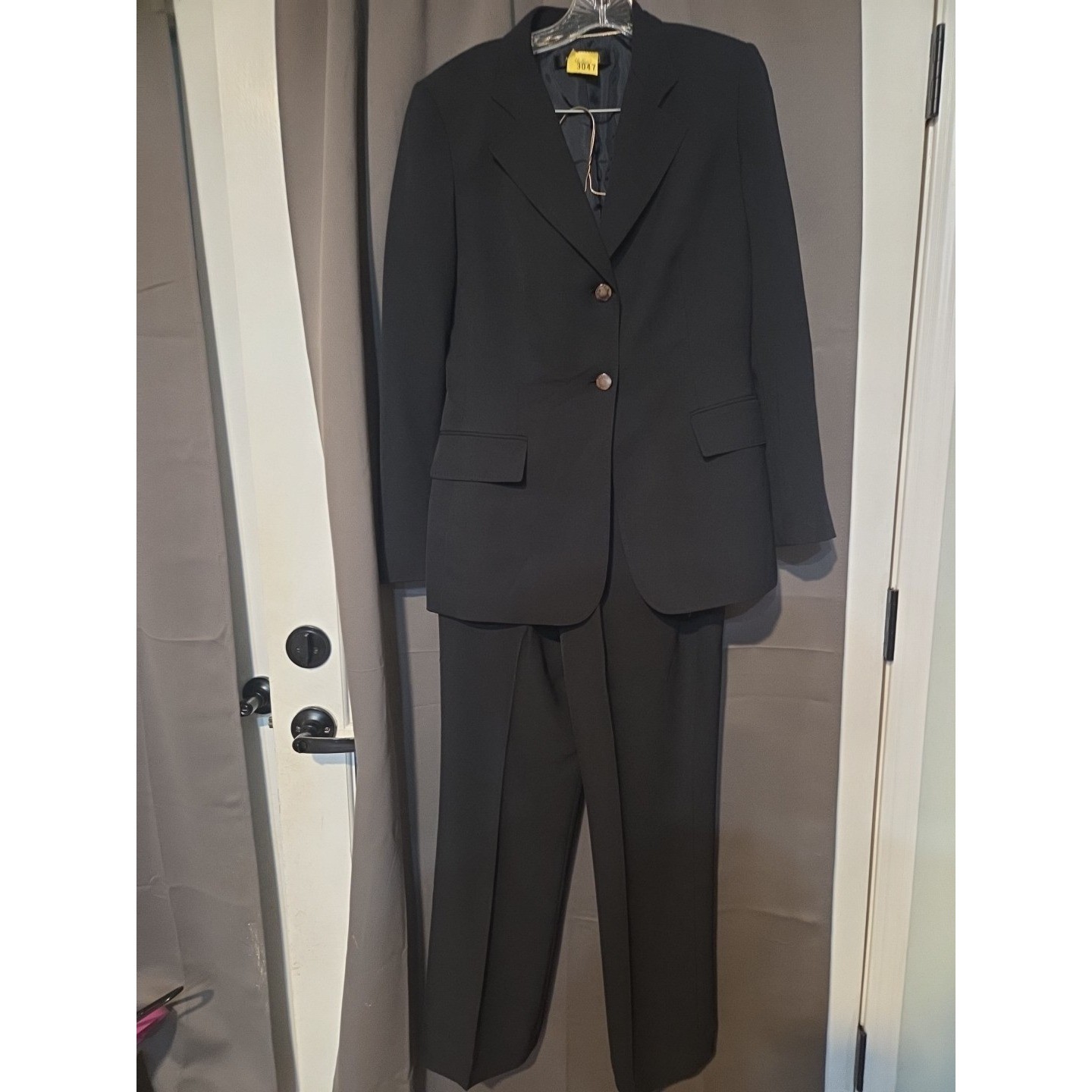 Anne Klein 2 Pc Black Executive Suit, Women’s Size 8, Silver Buttons Office Wear