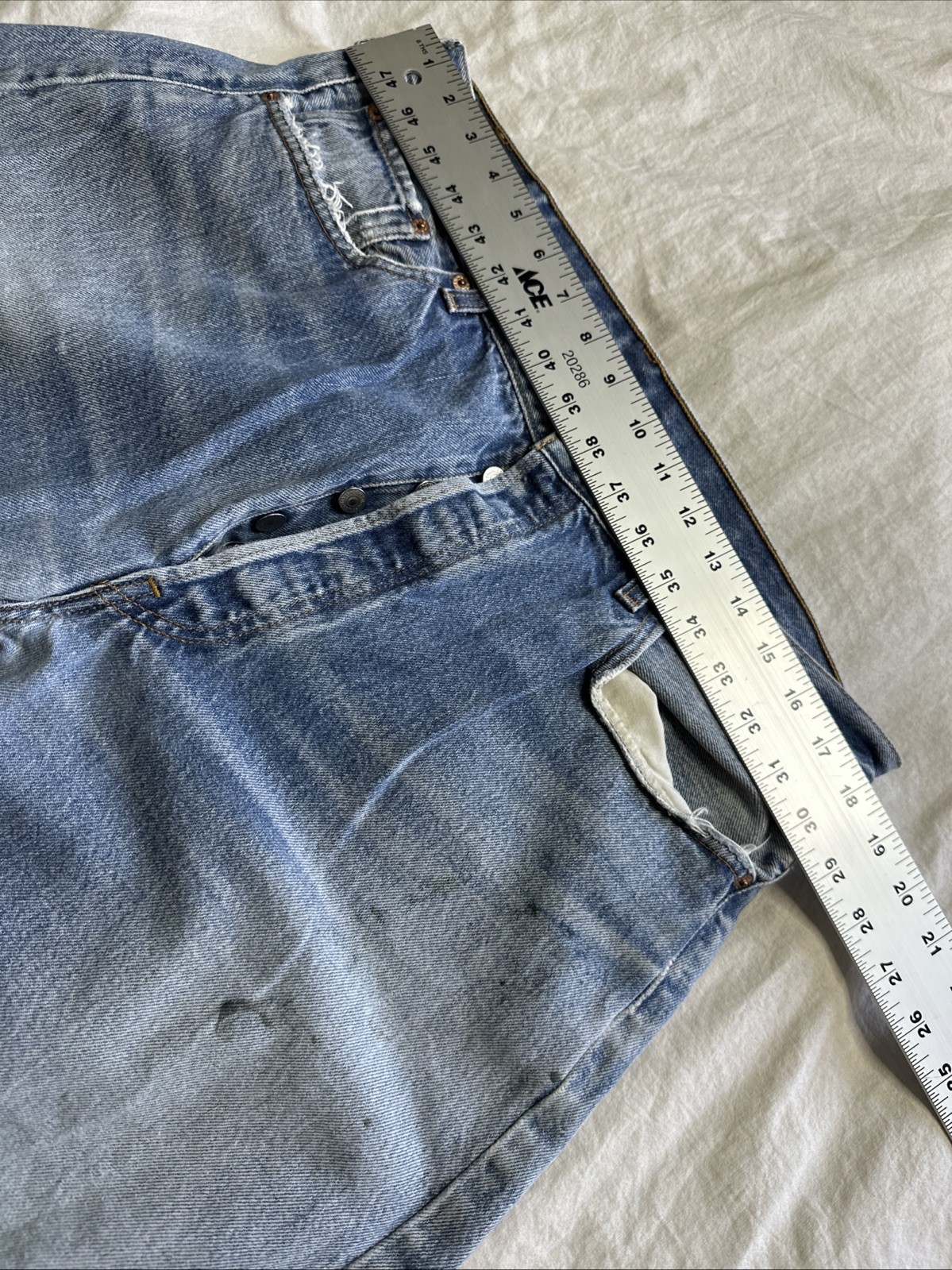 Vintage Levi’s 501 Blue 90s USA Button Fly 1990s Men’s 501xx 36X29 Distressed