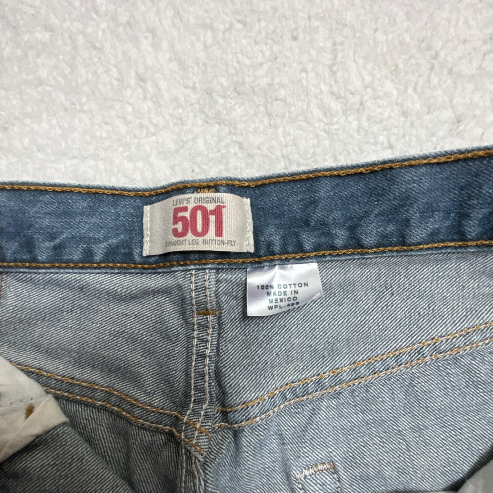 Levi’s Blue Denim Straight Jeans Button Logo 5-Pocket Design Classic