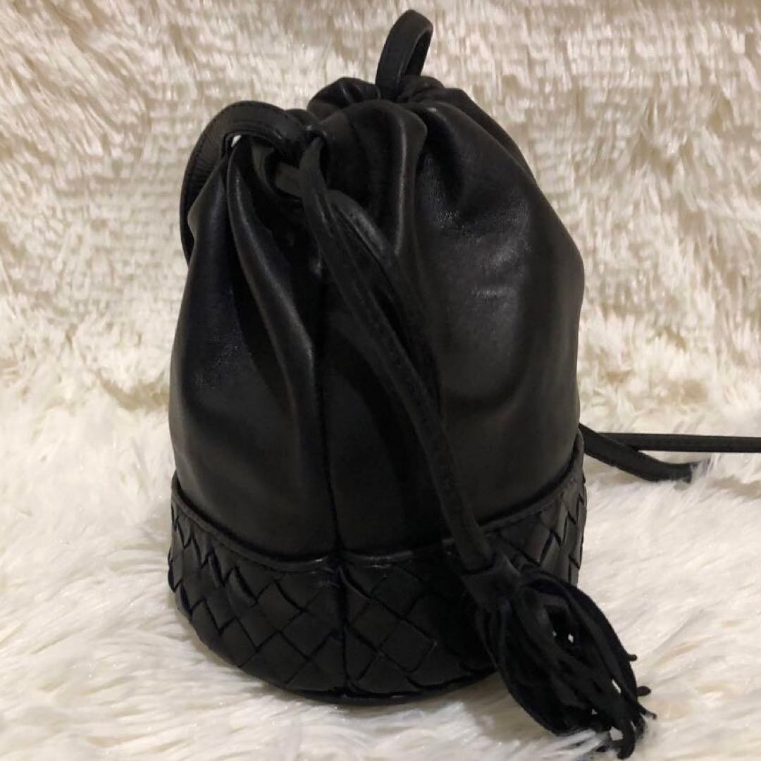 Rare and Bottega Veneta Leather Drawstring Shoulder Bag Black