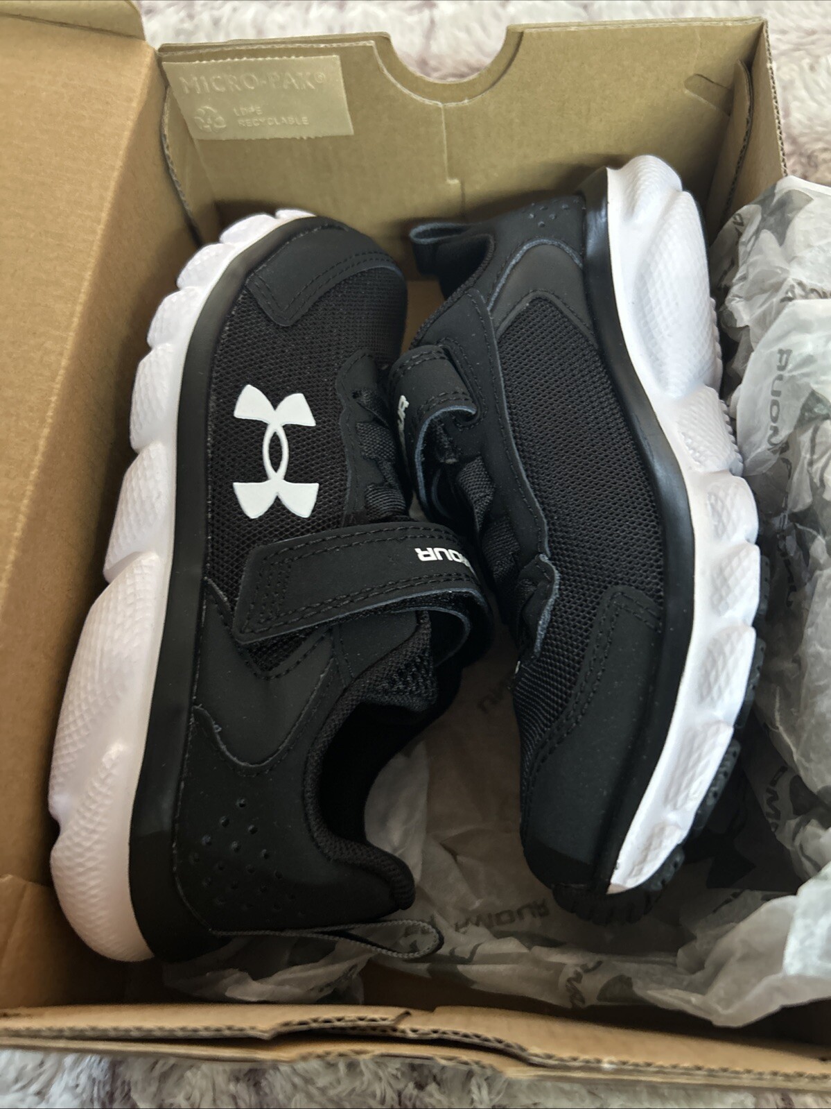 Under Armour Assert Boy sneakers size 11.5 k