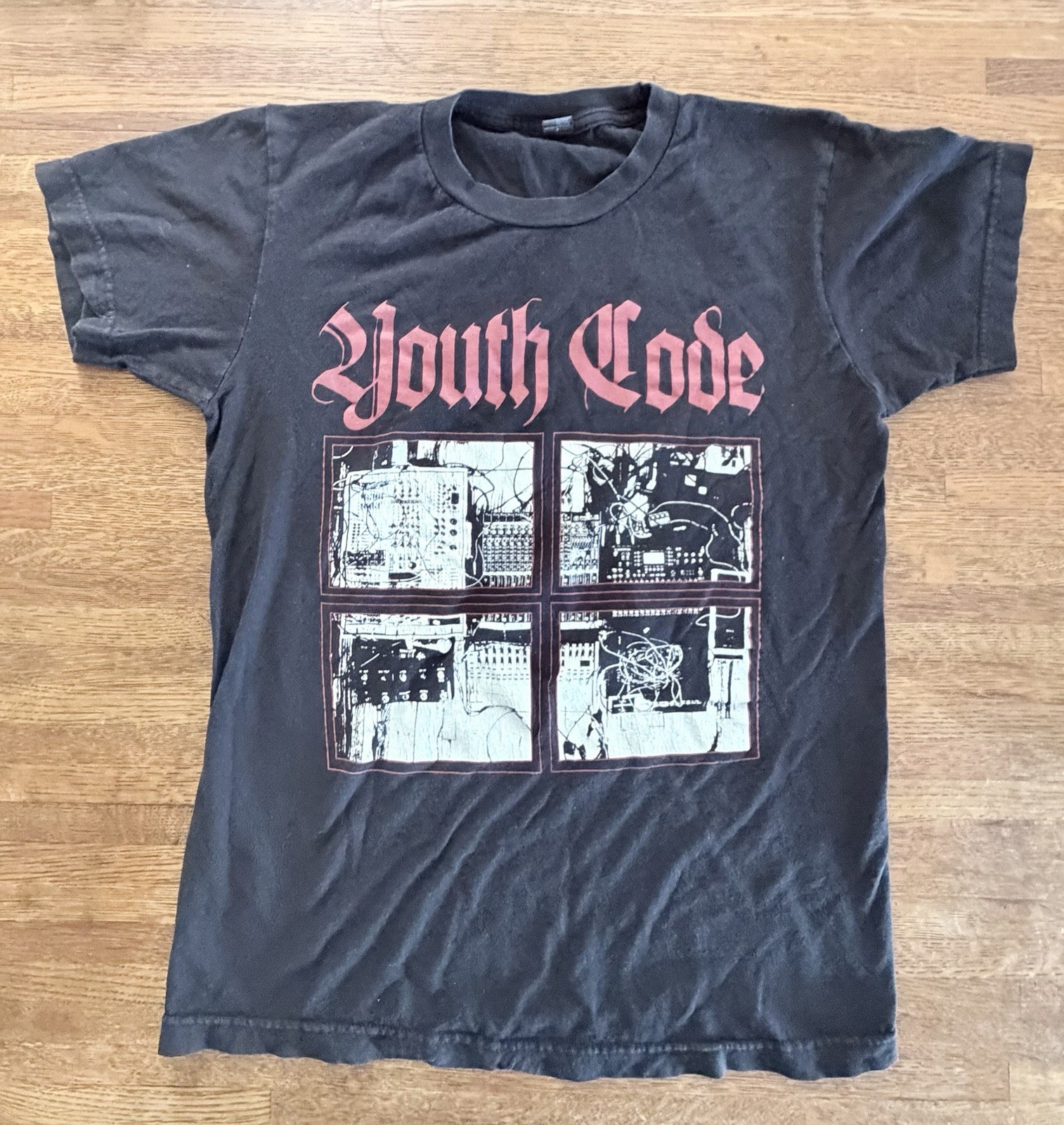 2010’s YOUTH CODE T-SHIRT SZ S EBM