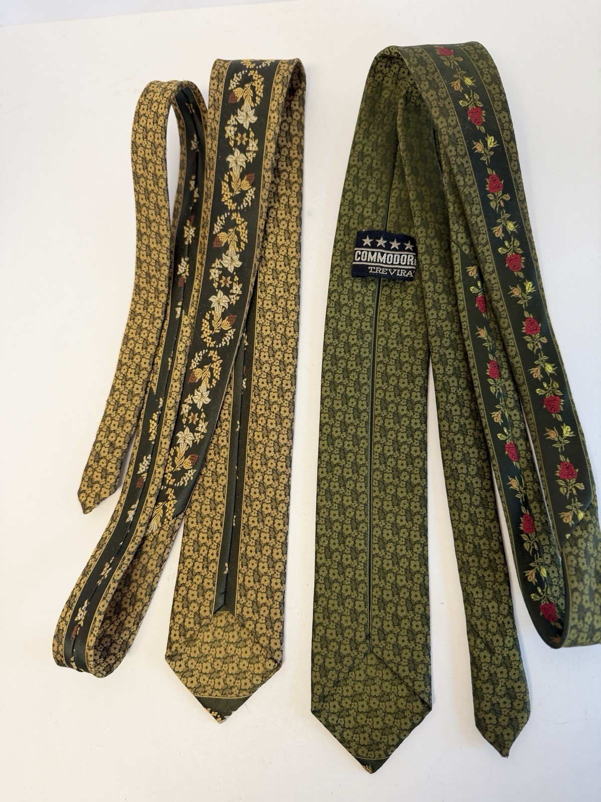 Vintage COMMODORE Trevira 2 Ties Men’s Classic Pointed Euro Floral Pattern EUC