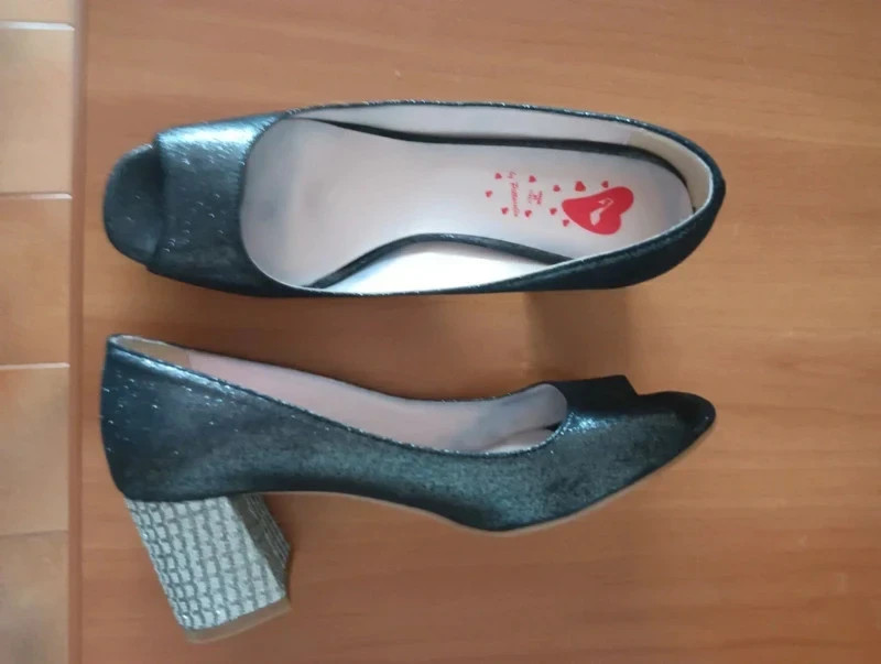 Black silver heeled neckline No.39
