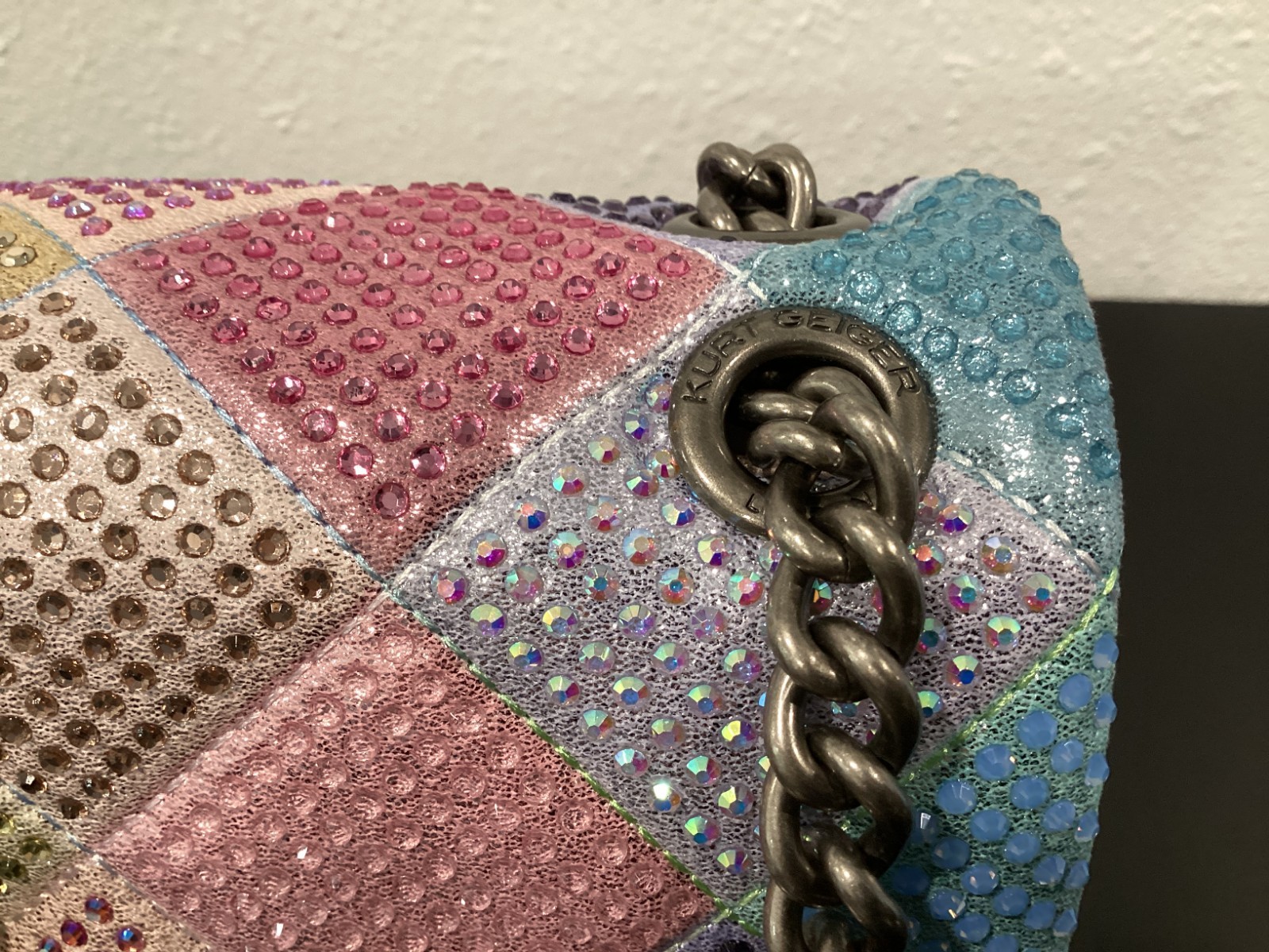 Kurt Geiger Medium 8.5″ x 6″ x 2.75″ Rainbow Iridescent Pink Blue Peach Crystal