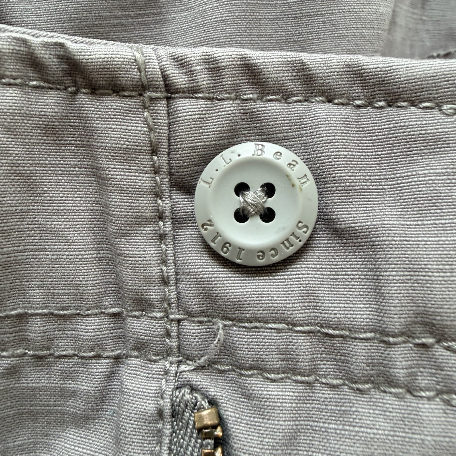 L.L.Bean Men’s 40 Gray Natural Fit Cargo Shorts Canvas Cotton Button Fly Pockets