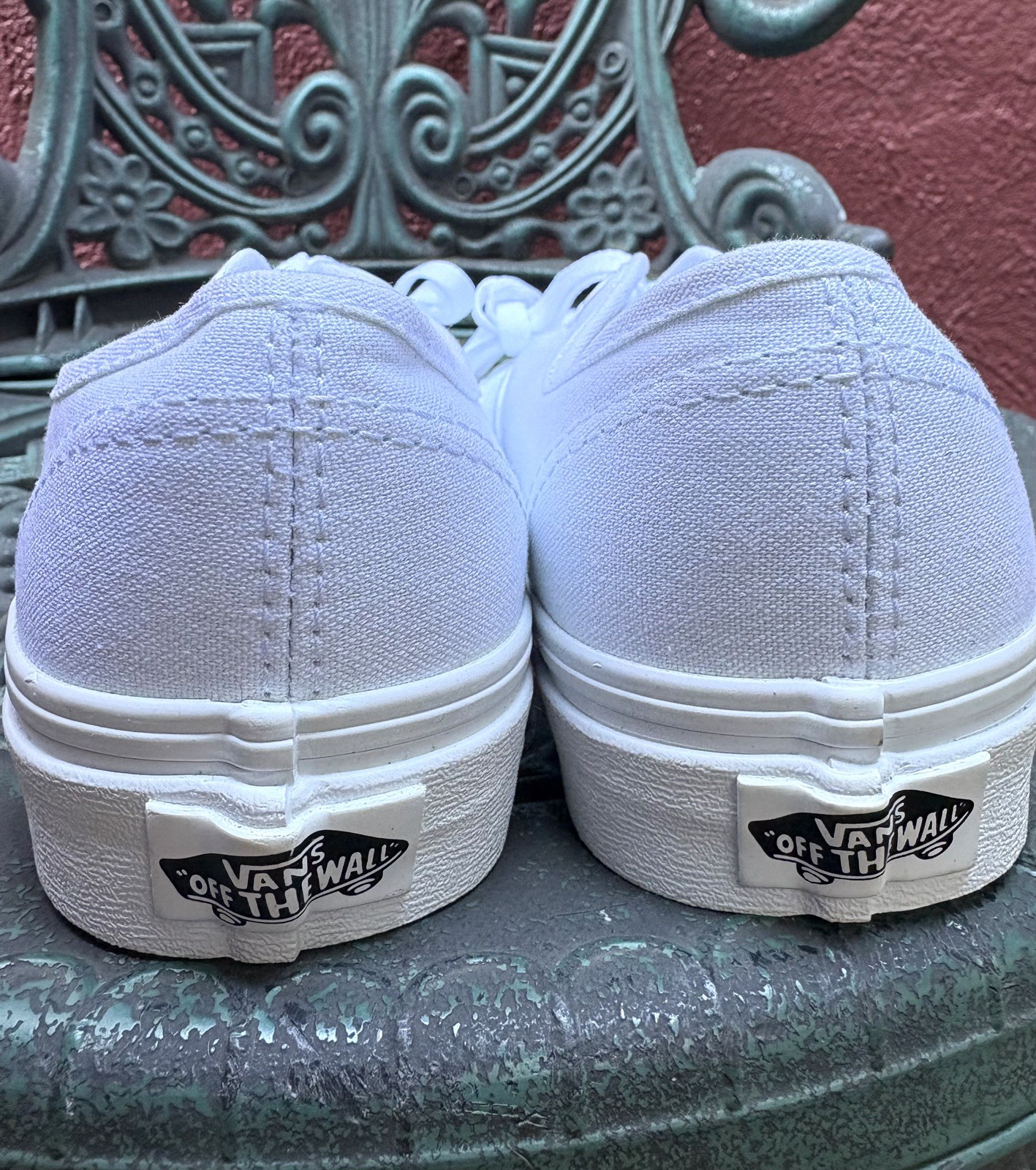 Vans Authentic New White Sneakers Lace Up Men/boy US 4 Women/girls US 5.5