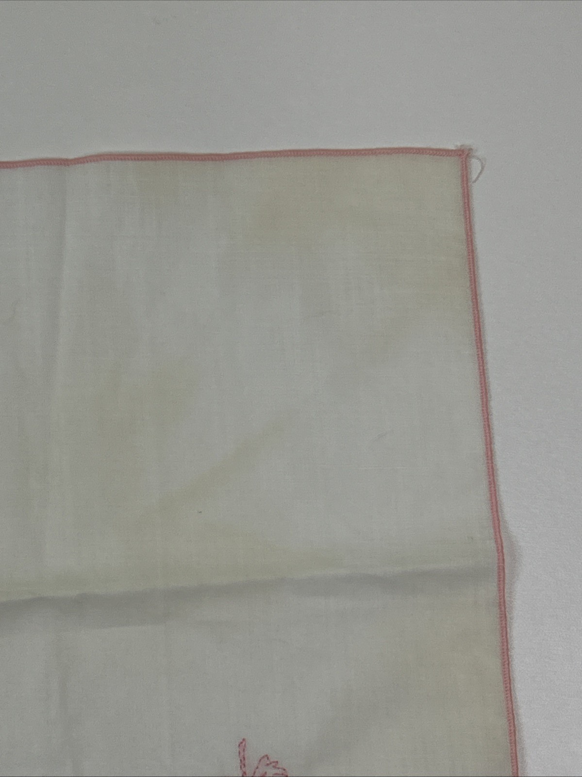 VINTAGE 10.25” PINK DETAILS AND WHITE LADIES’ HANKIE/HANDKERCIHEF WITH A FLOWERS