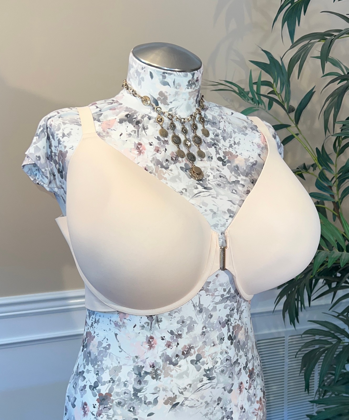 Cacique Front Close Lightly Lined Full Coverage Underwire T-Shirt Bra Beige 46G