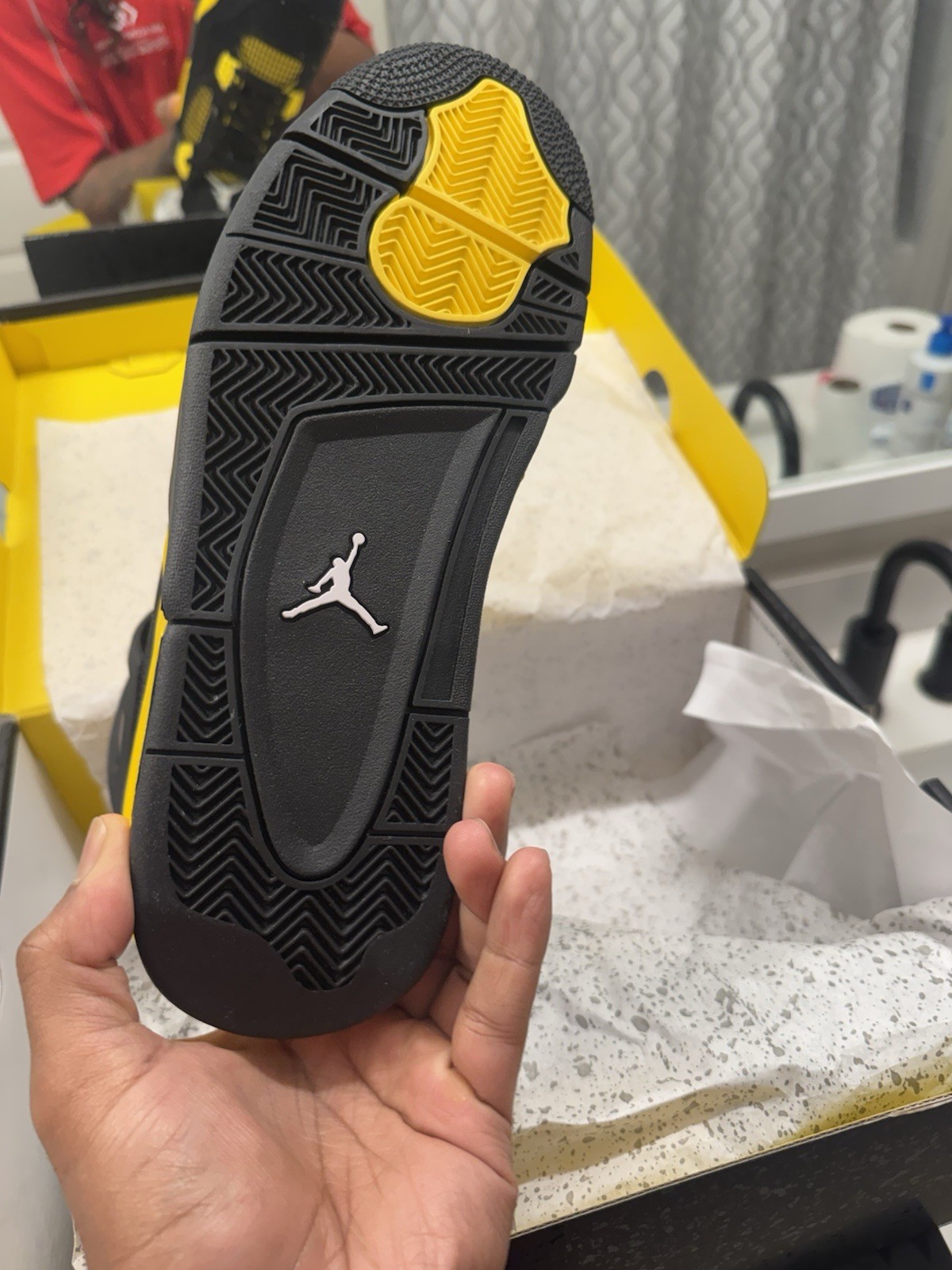 Air Jordan 4 Men’s Sneakers Retro Thunder, Black/Yellow, Size 10.5, DH6927 017