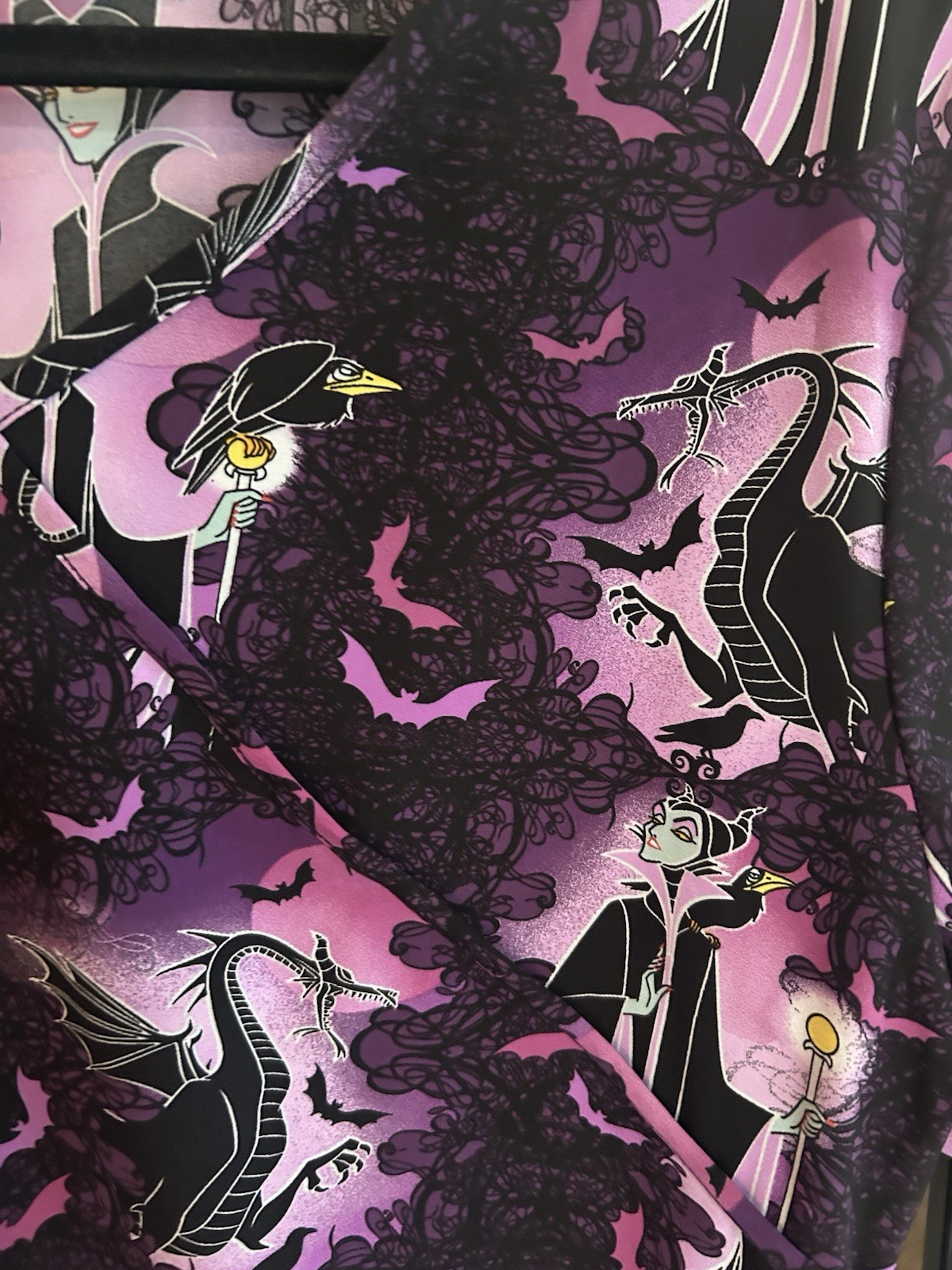 Ladies Size Large Disney Villans Maleficent Scrubs V-Neck Short Sleeves