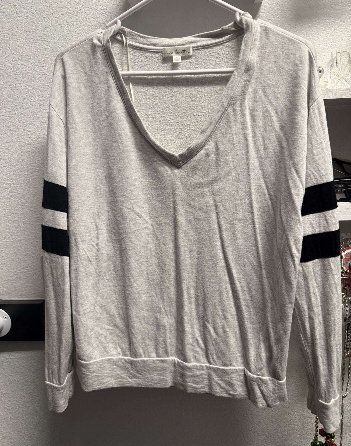 Nine Britton Gray V-Neck Long Sleeve Varsity Stripe Top Size Medium