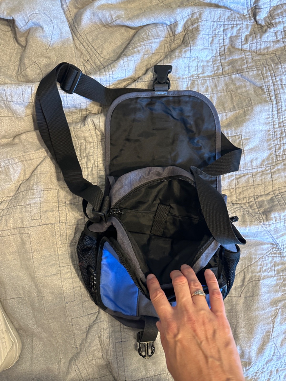 NWT Eddie Bauer cross body bag blue and black with multiple compartments.