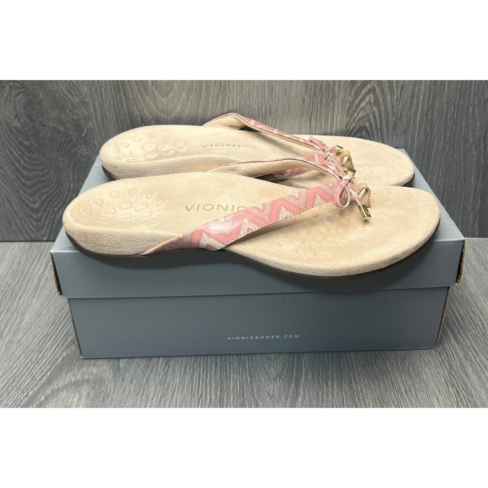 Vionic Bella II Dusty Pink Chevron Orthotic Thong Sandals Womens 10 Wide Bow