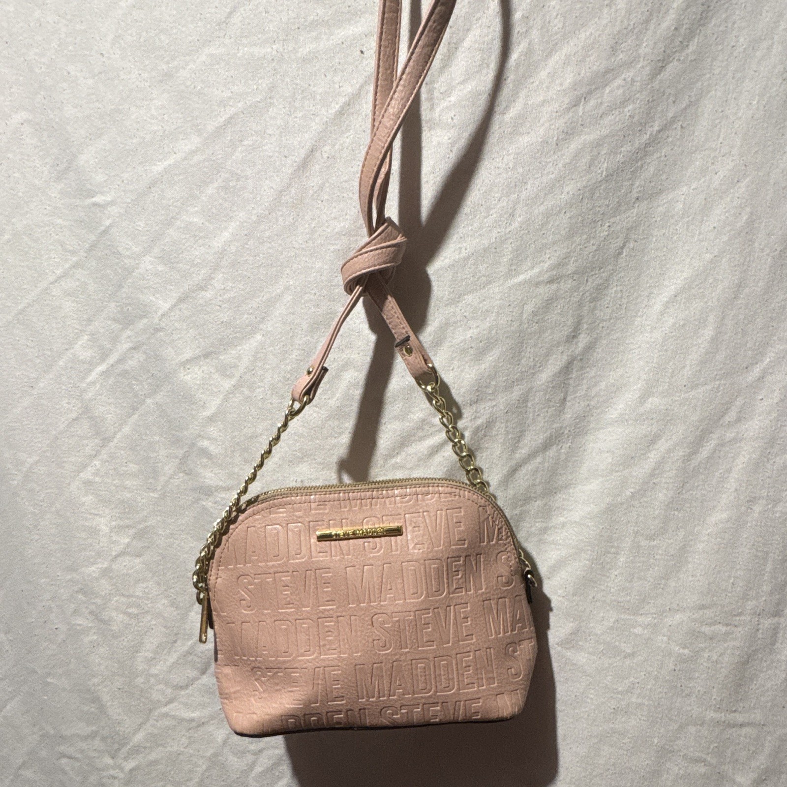 Steve Madden Pink Logo Embossed Crossbody Bag Zip Closure Gold Chain Strap