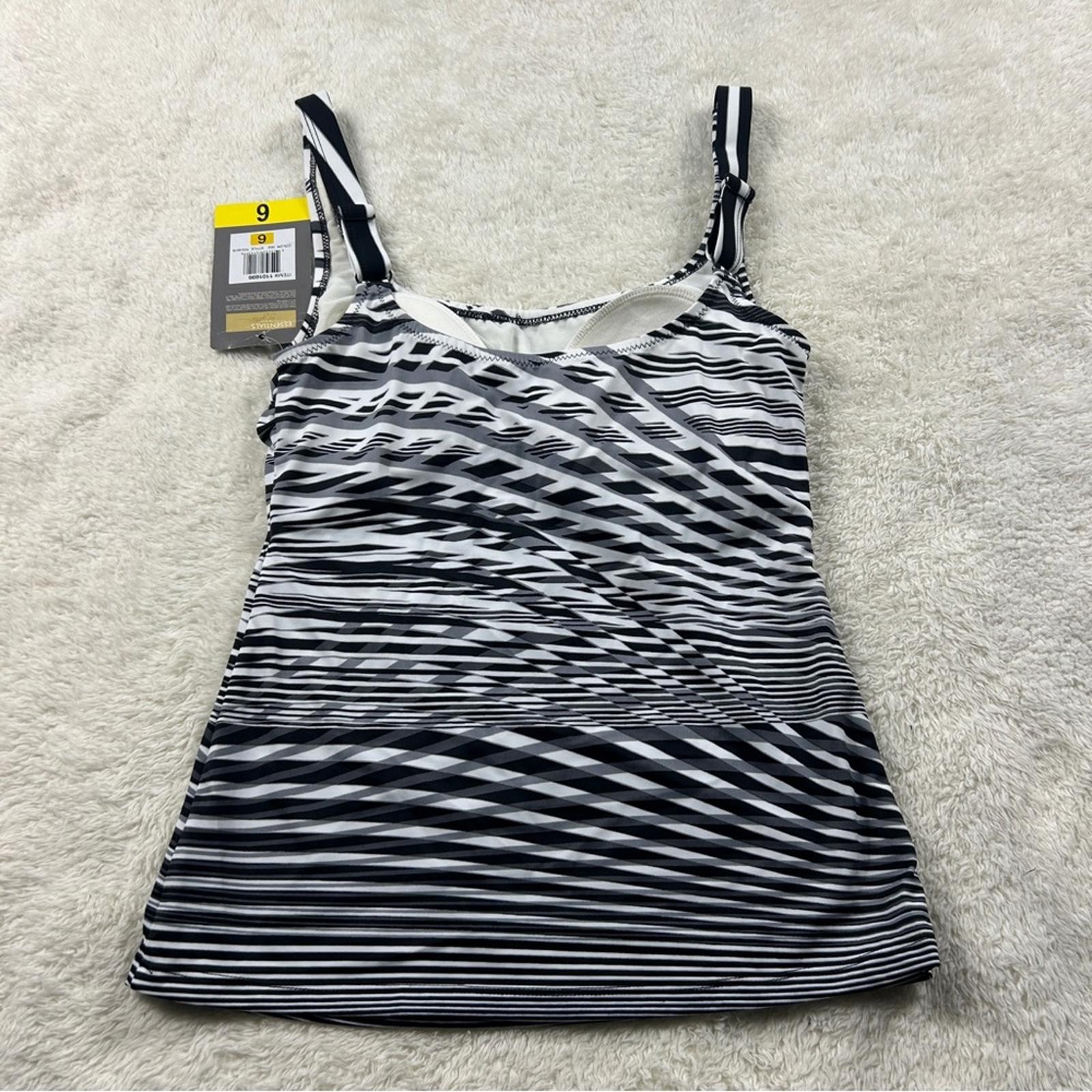 NWT Essentials Women’s One Piece Swimsuit Black White Geometric Print Sz 6