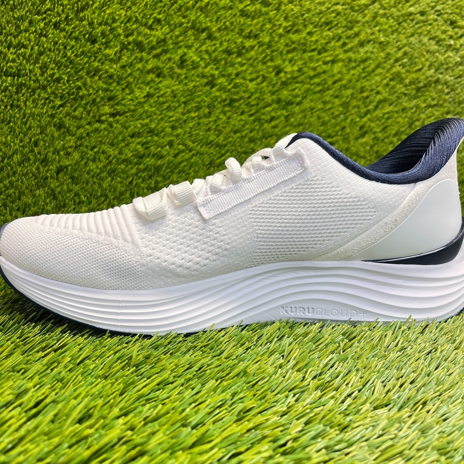 Kuru Atom 2 Mens Size 10.5 White Blue Athletic Running Walking Shoes Sneakers