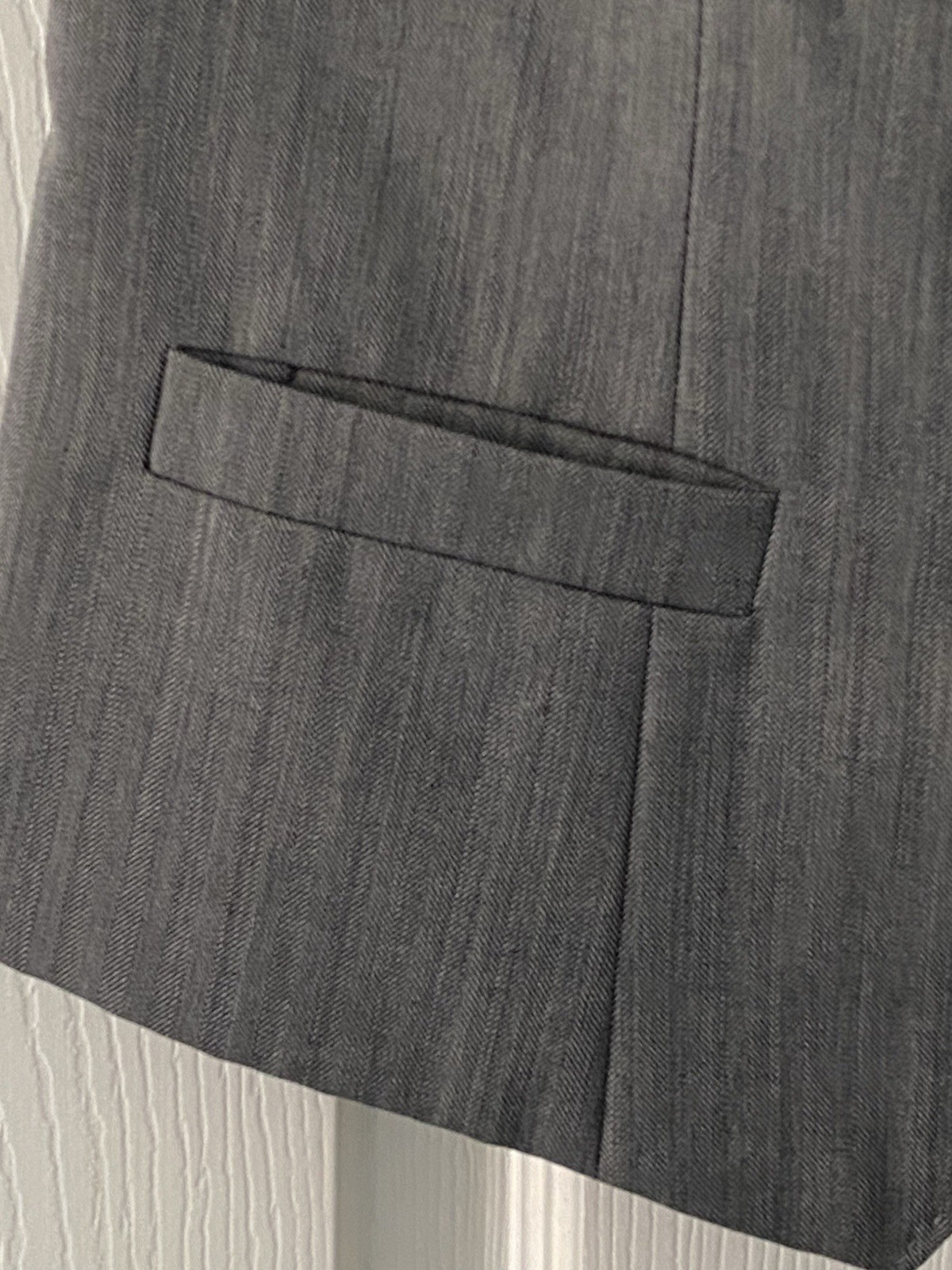 Ted Baker London Grey Herringbone wool rich 2-Piece Suit Lined Tailored Size 10