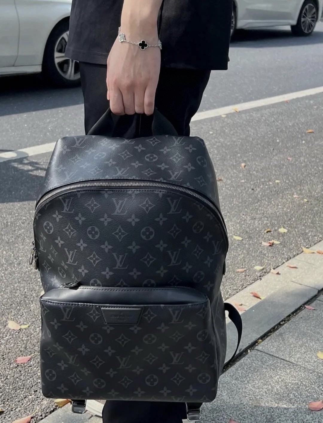 LOUIS VUITTON Black letter print Discovery Backpack For Men