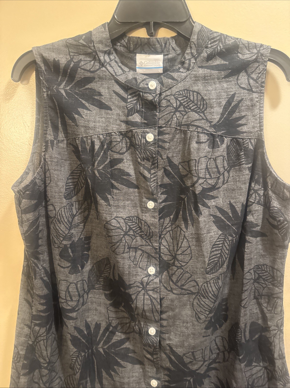 Columbia Women’s Large Willow Bend Black Tropical Floral Sleeveless Button Top